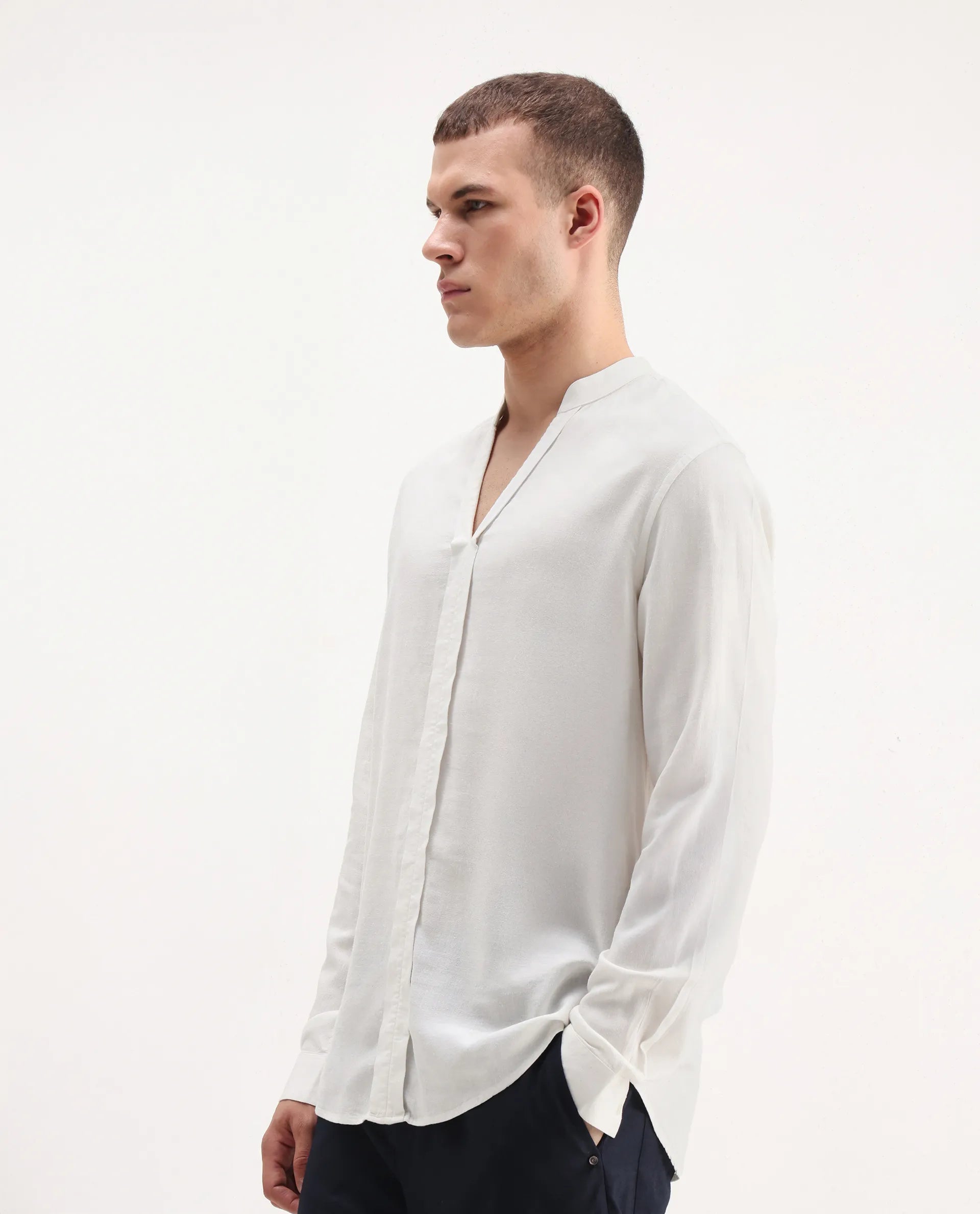 Rare Rabbit Men's Kurto 25 White Linen Blend Plain Regular Fit Full Sleeve Mandarin Collar Shirt