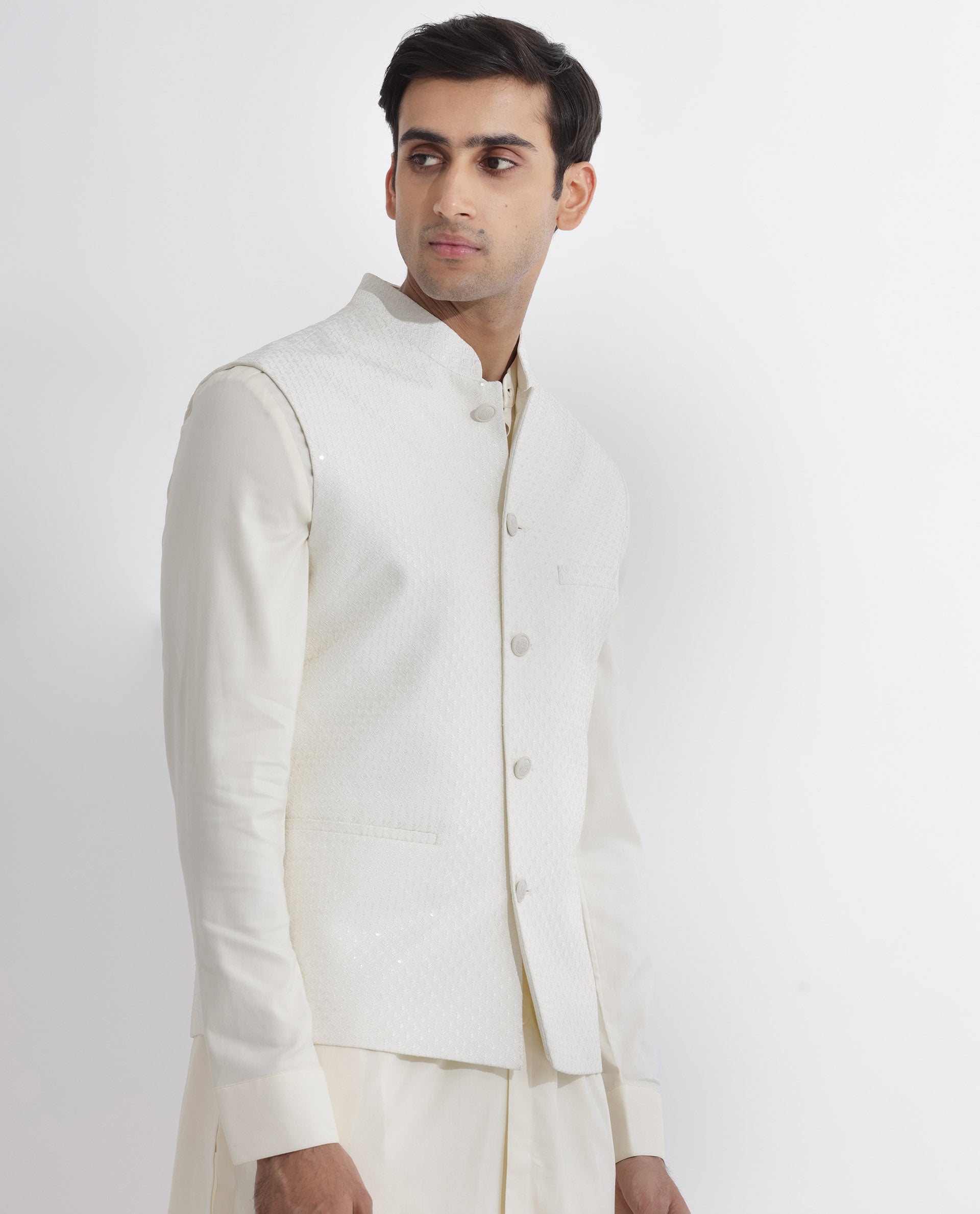 RARE RABBIT MENS LASMOS-B OFF WHITE BANDI SLEEVELESS MANDARIN COLLAR