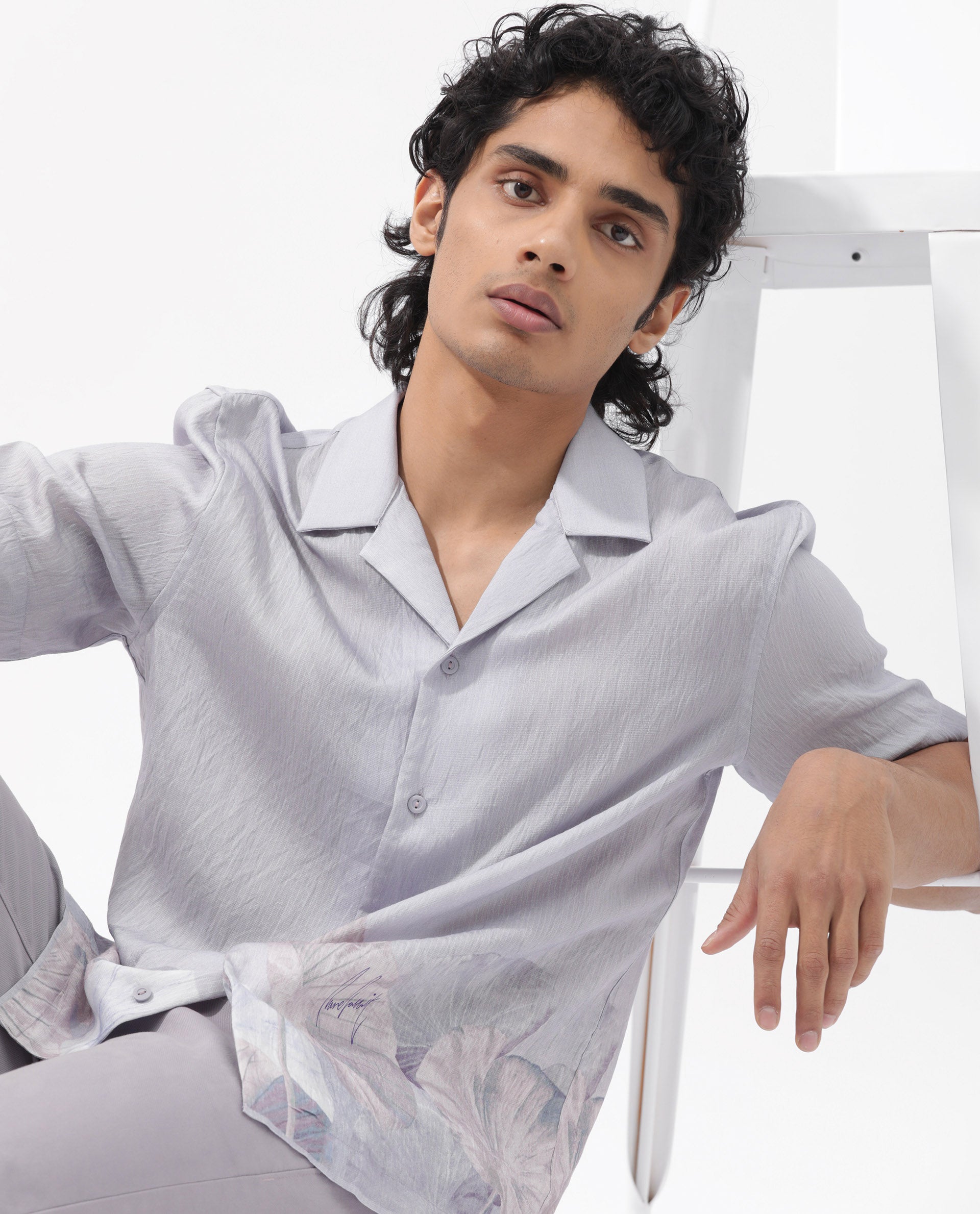 Rare Rabbit Mens Lilate Pastel Purple Viscose Fabric Cuban Collar Short Sleeve Boxy Fit Tropical Print Shirt