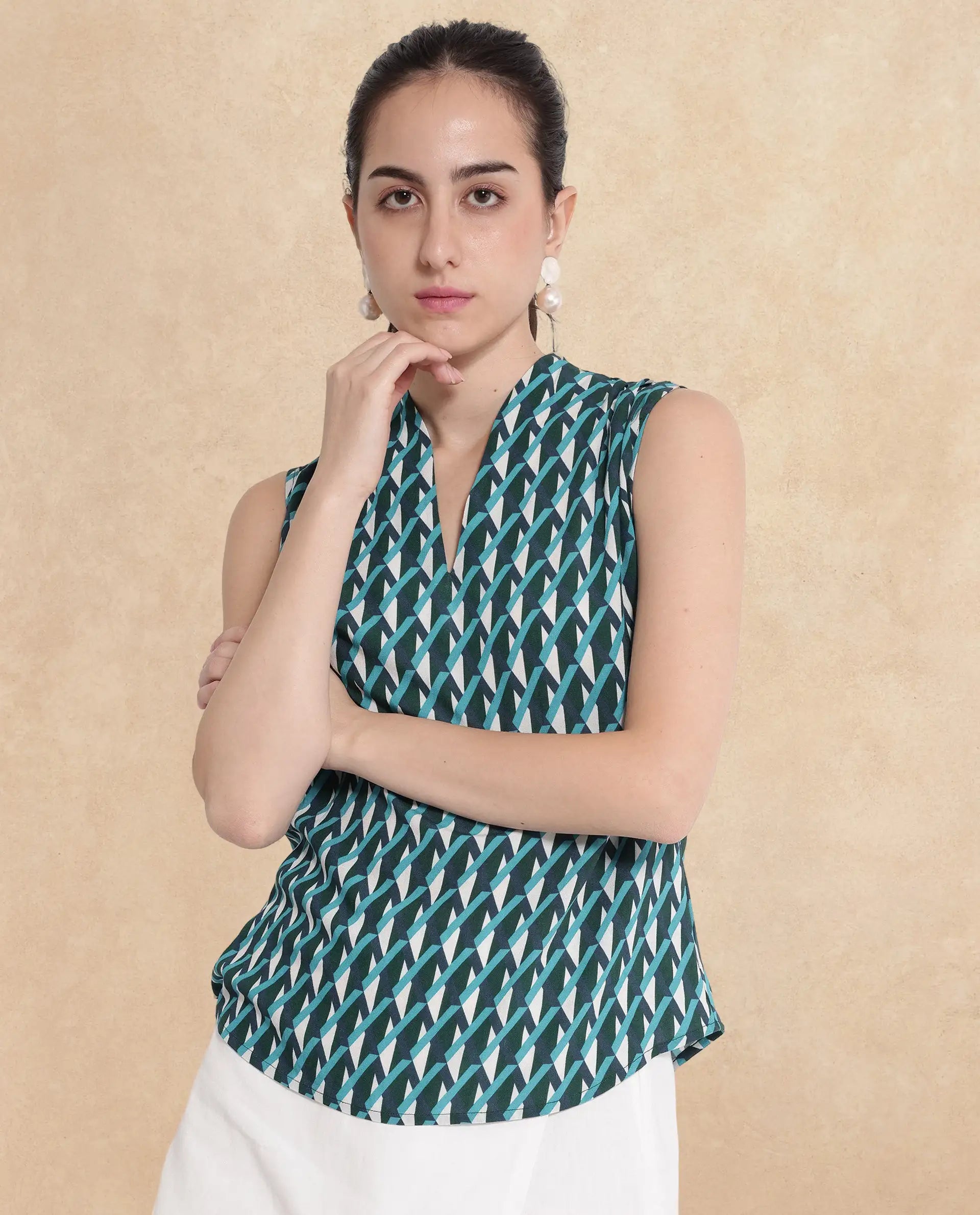 Rareism Women Livon Multi Sleeveless V-Neck Geometric Print Top