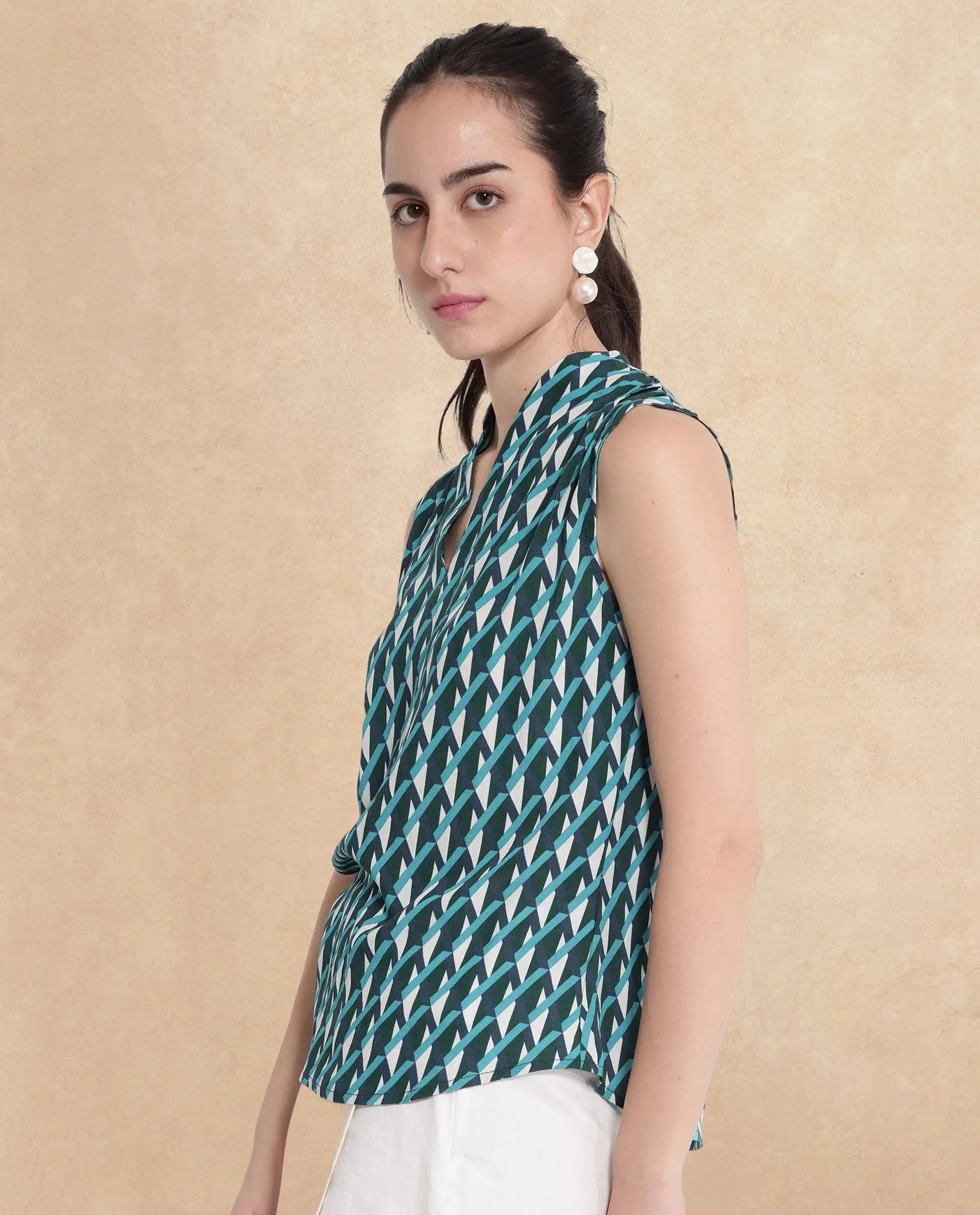 Rareism Women Livon Multi Sleeveless V-Neck Geometric Print Top