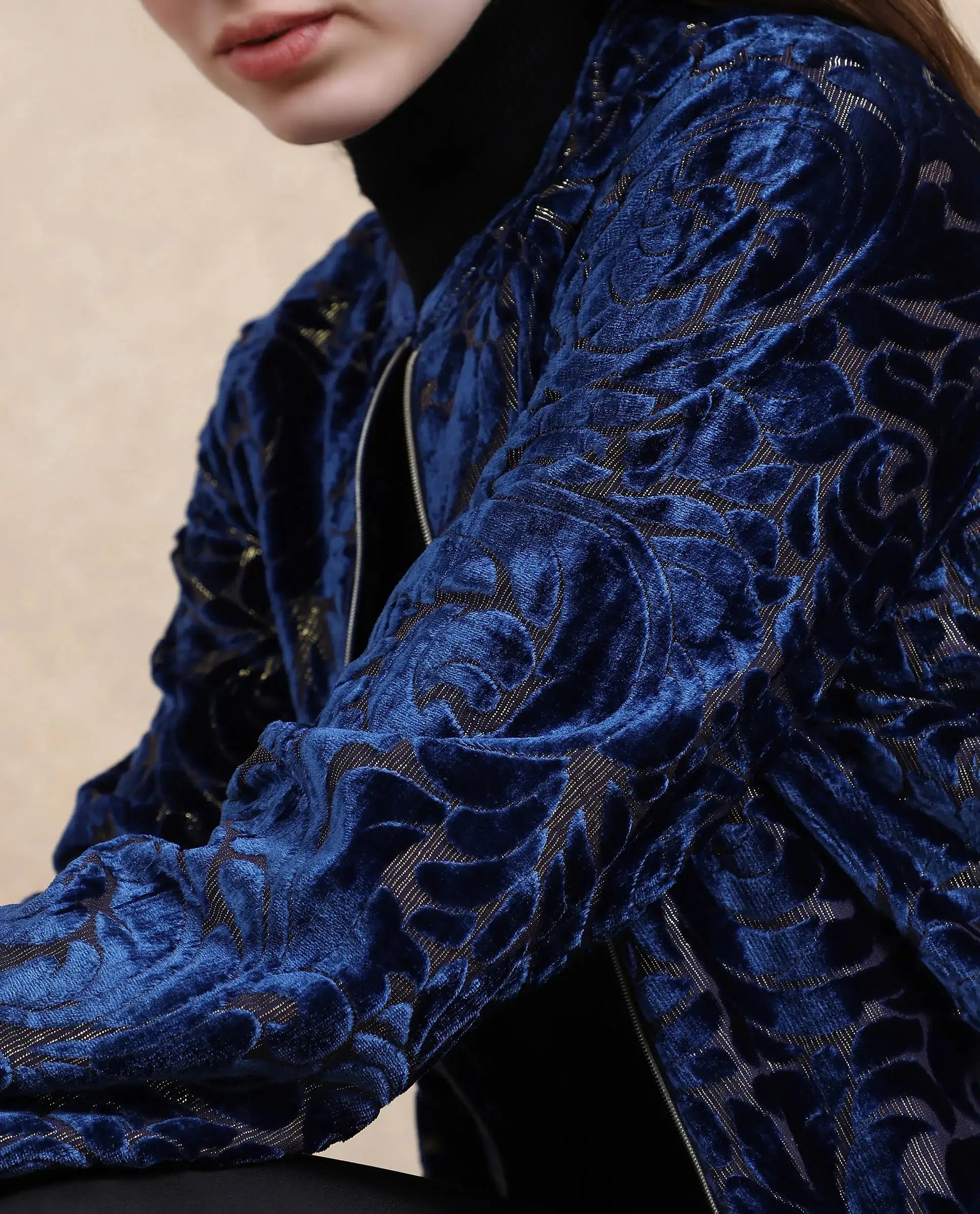 Rareism Women Lopper Purple Velvet Raglan Sleeves Mandarin Collar Zipper Closure Abstract Print Jacket