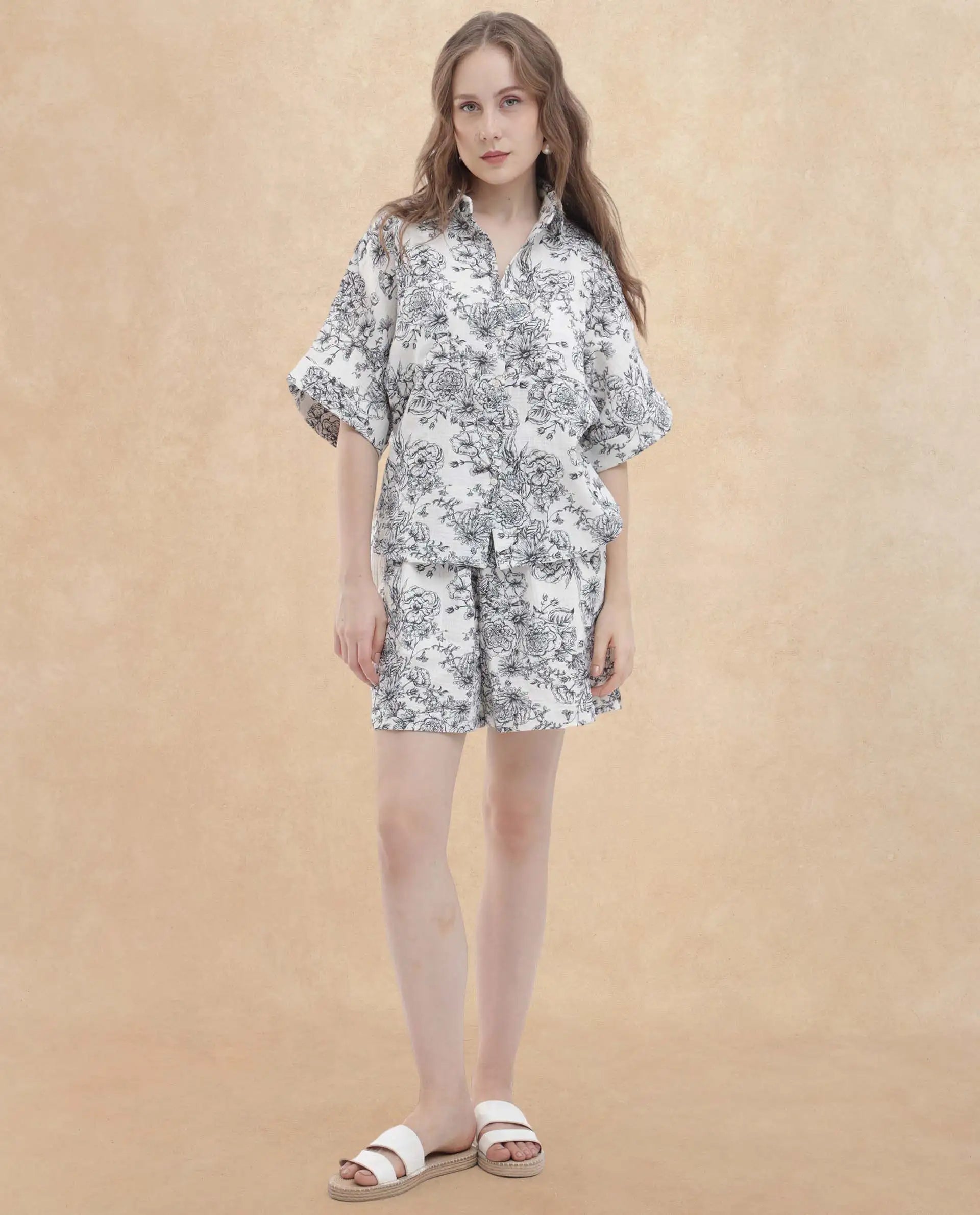 Rareism Women Lorainet Off White Cotton Fabric Floral Print Regular Fit Shorts