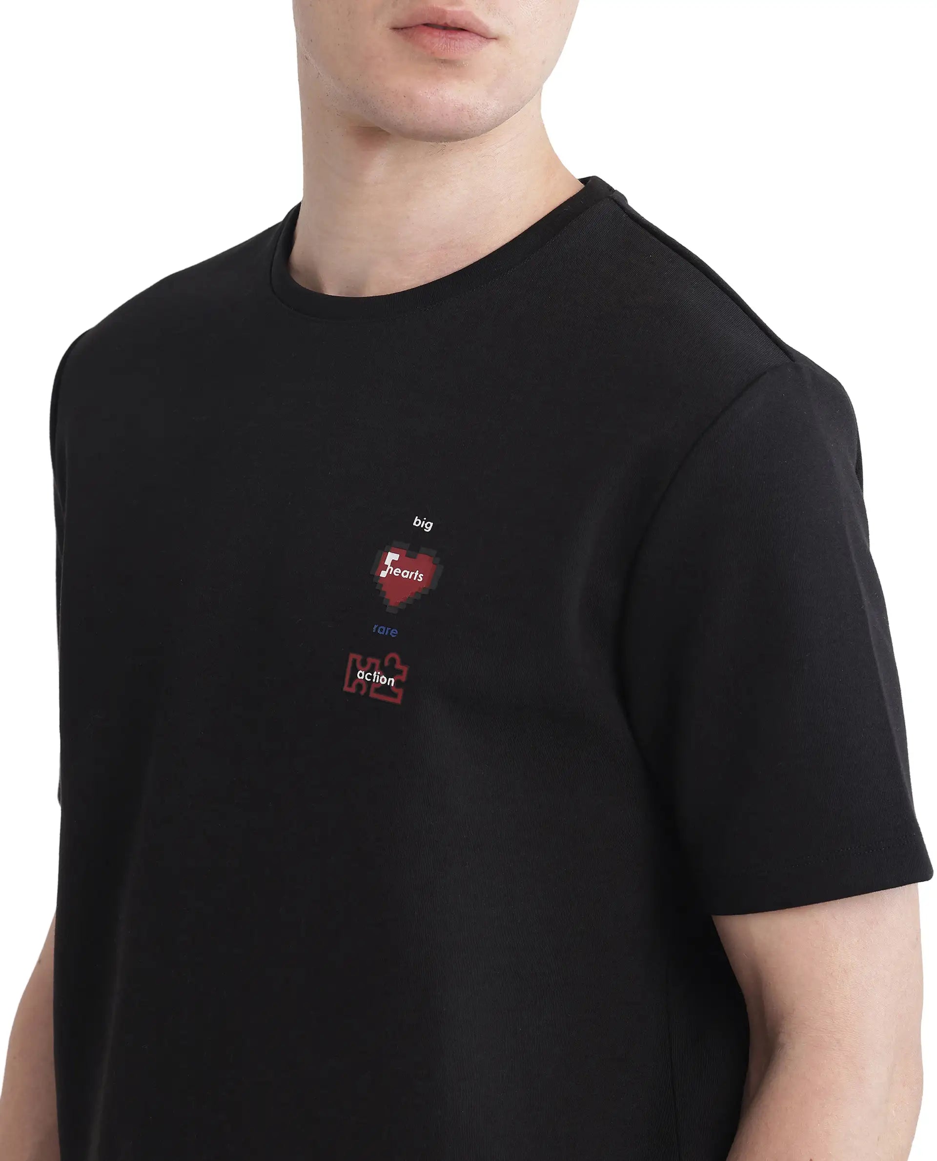 Rare Rabbit Men Luxa Black Cotton Blend Fabric Short Sleeve Crew Neck HD Print Pocket Placement T-Shirt