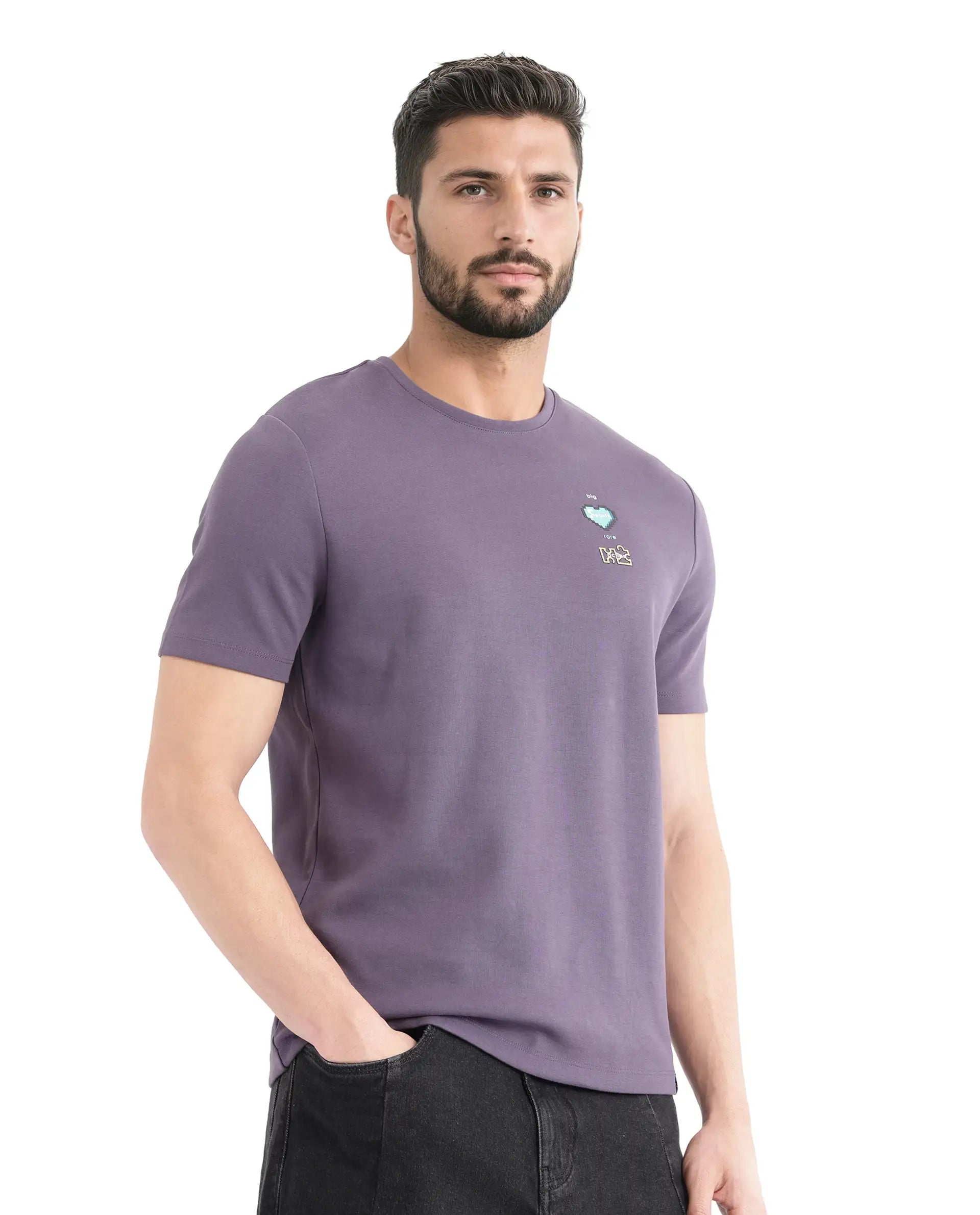 Rare Rabbit Men Luxa Pastel Purple Cotton Blend Fabric Short Sleeve Crew Neck HD Print Pocket Placement T-Shirt