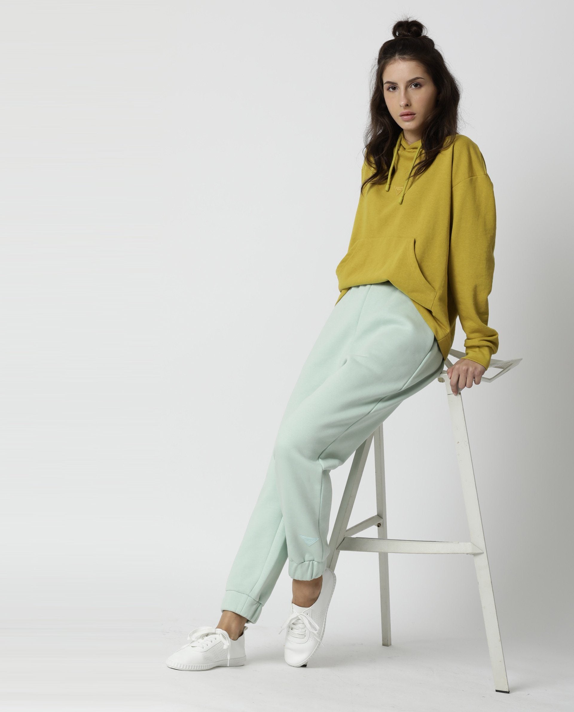 Rareism Women Neo Green Poly Cotton Fabric Tailored Fit Solid Mid Rise Ankle Length Track Pant
