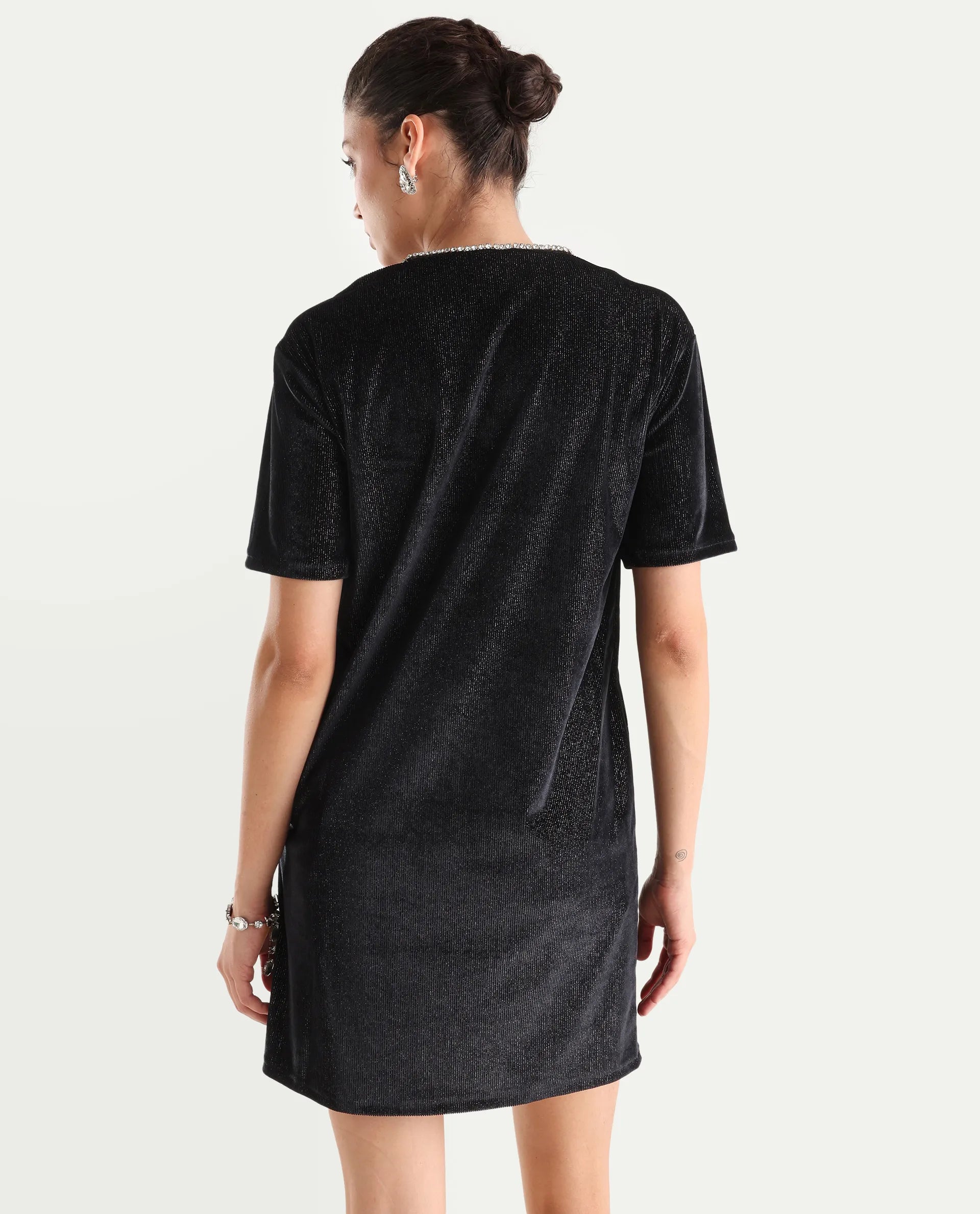 Rareism Women's Maslak Black Velvet V-Neck Plain Mini Boxy Fit Dress