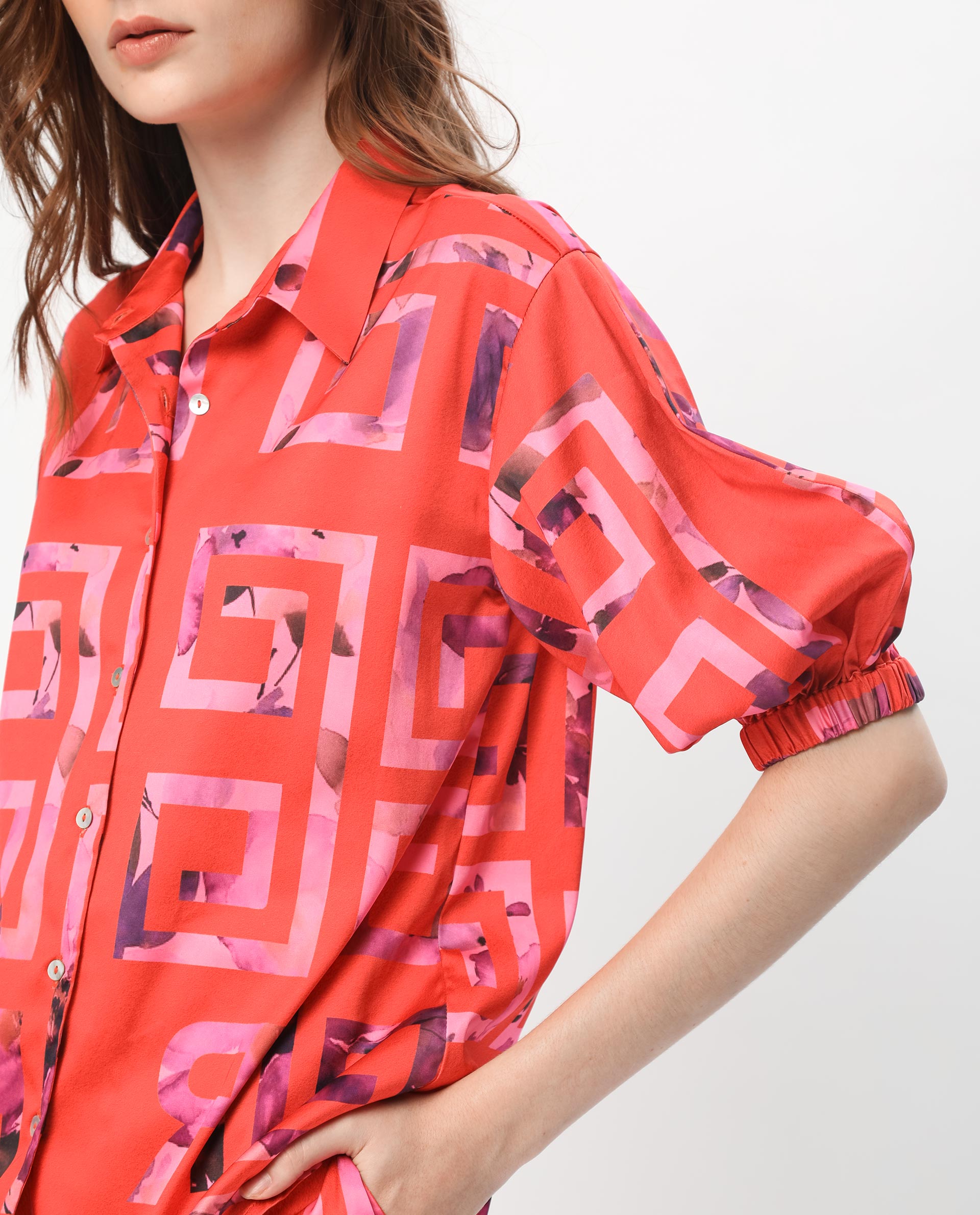 Rareism Women Mclean Pink Polyester Fabric Short Sleeves Button Closure Shirt Collar Regular Fit Geometric Print Shrug