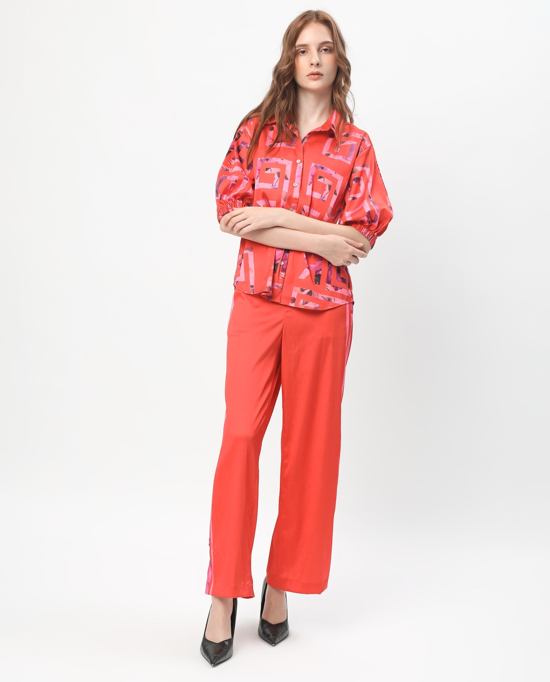 Rareism Women Mclean Pink Polyester Fabric Short Sleeves Button Closure Shirt Collar Regular Fit Geometric Print Shrug