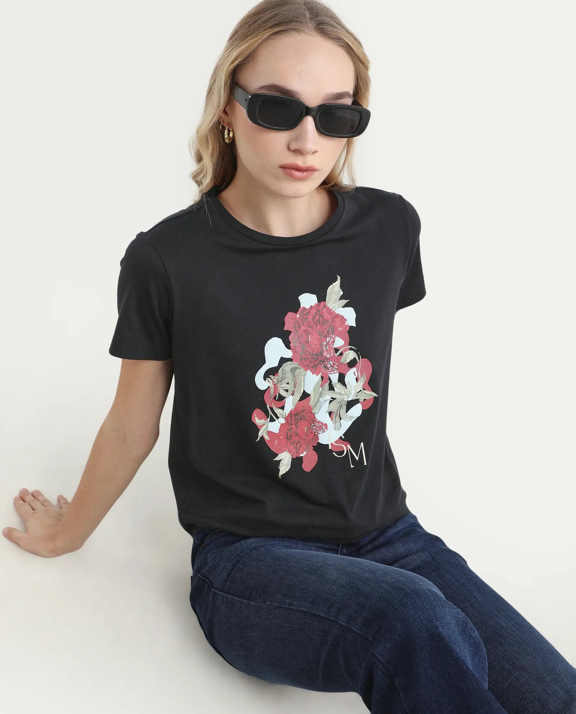 Rareism Women's Mirth Black Cotton Blend Crew Neck Graphic Print Regular Fit T-Shirt