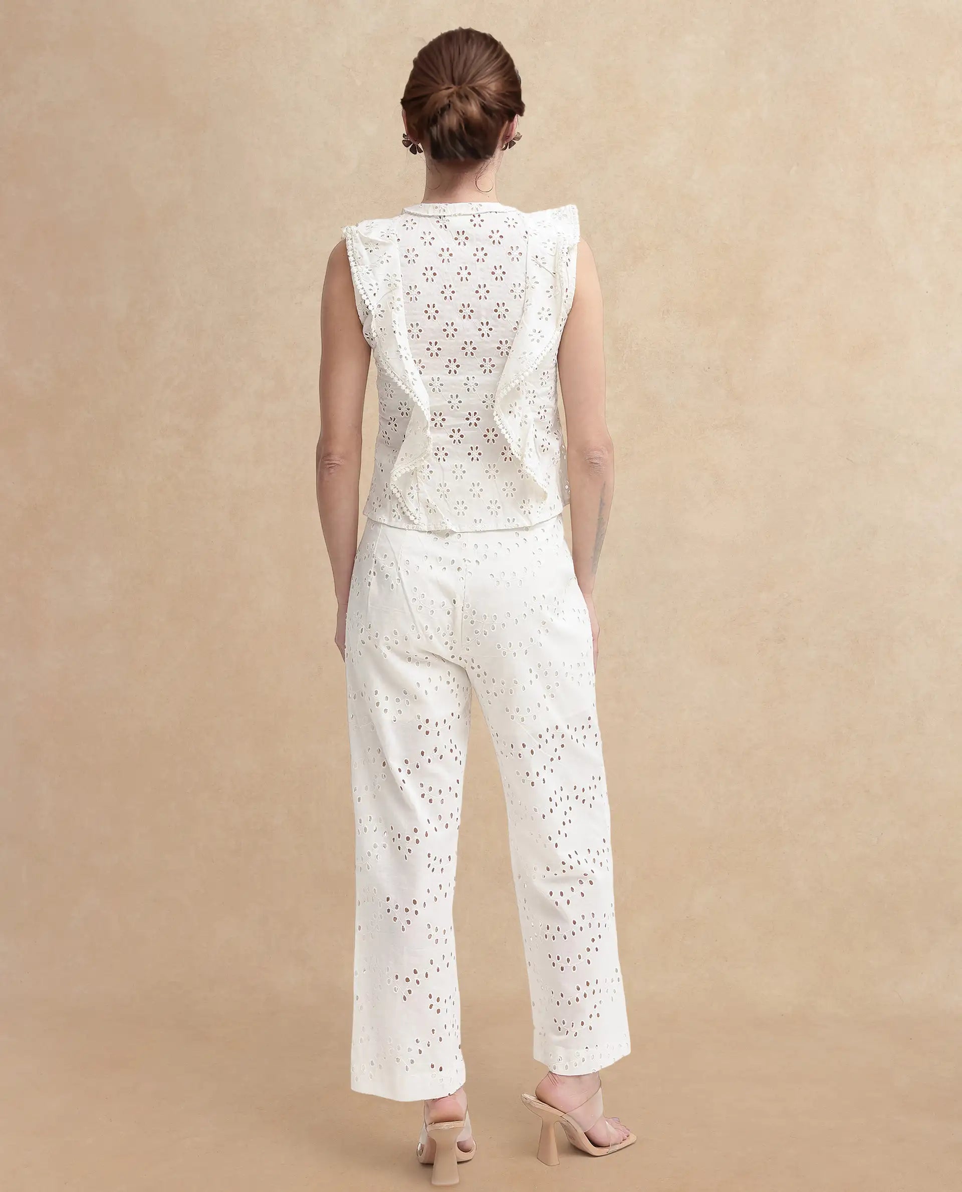 Rareism Women's Montana-T Light Off White Cotton Sweetheart Neck Plain Sleeveless Regular Fit Top