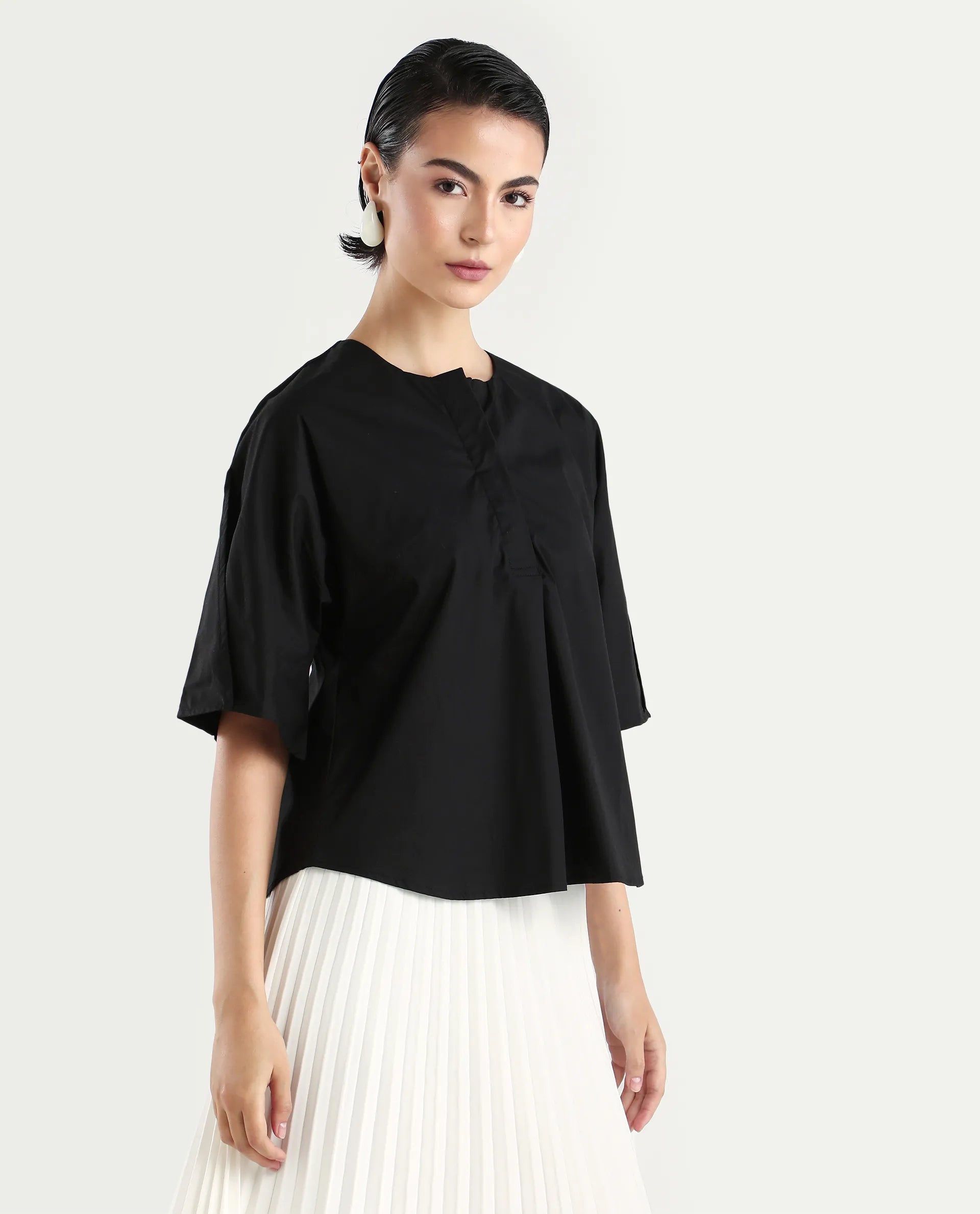 Rareism Women's Naruto Black Cotton Crew Neck Plain Balloon Sleeve Relaxed Fit Top