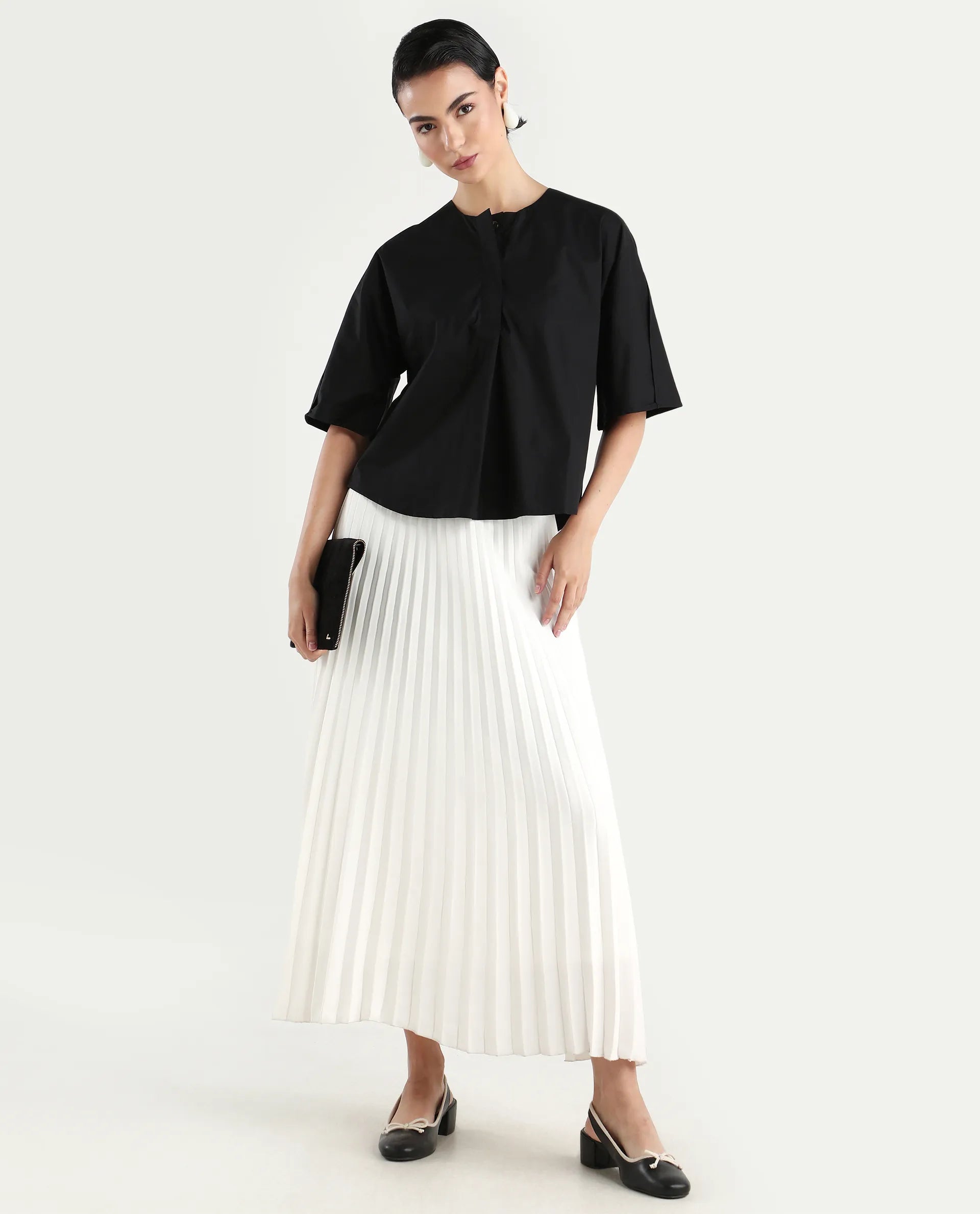 Rareism Women's Naruto Black Cotton Crew Neck Plain Balloon Sleeve Relaxed Fit Top