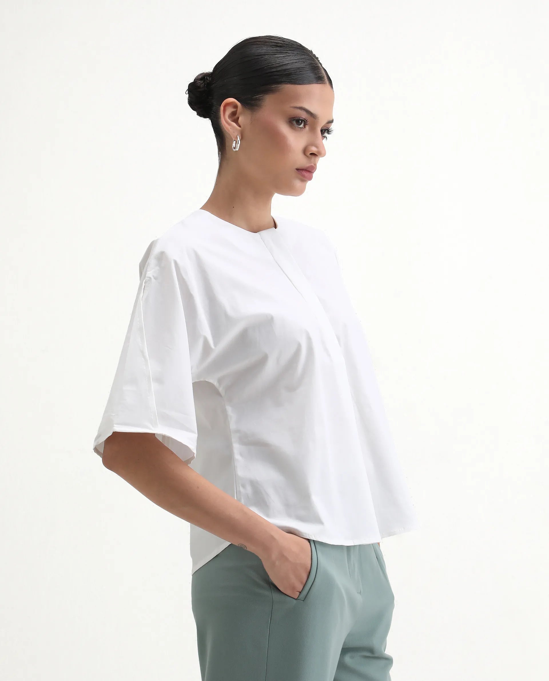 Rareism Women's Naruto White Cotton Crew Neck Plain Balloon Sleeve Relaxed Fit Top