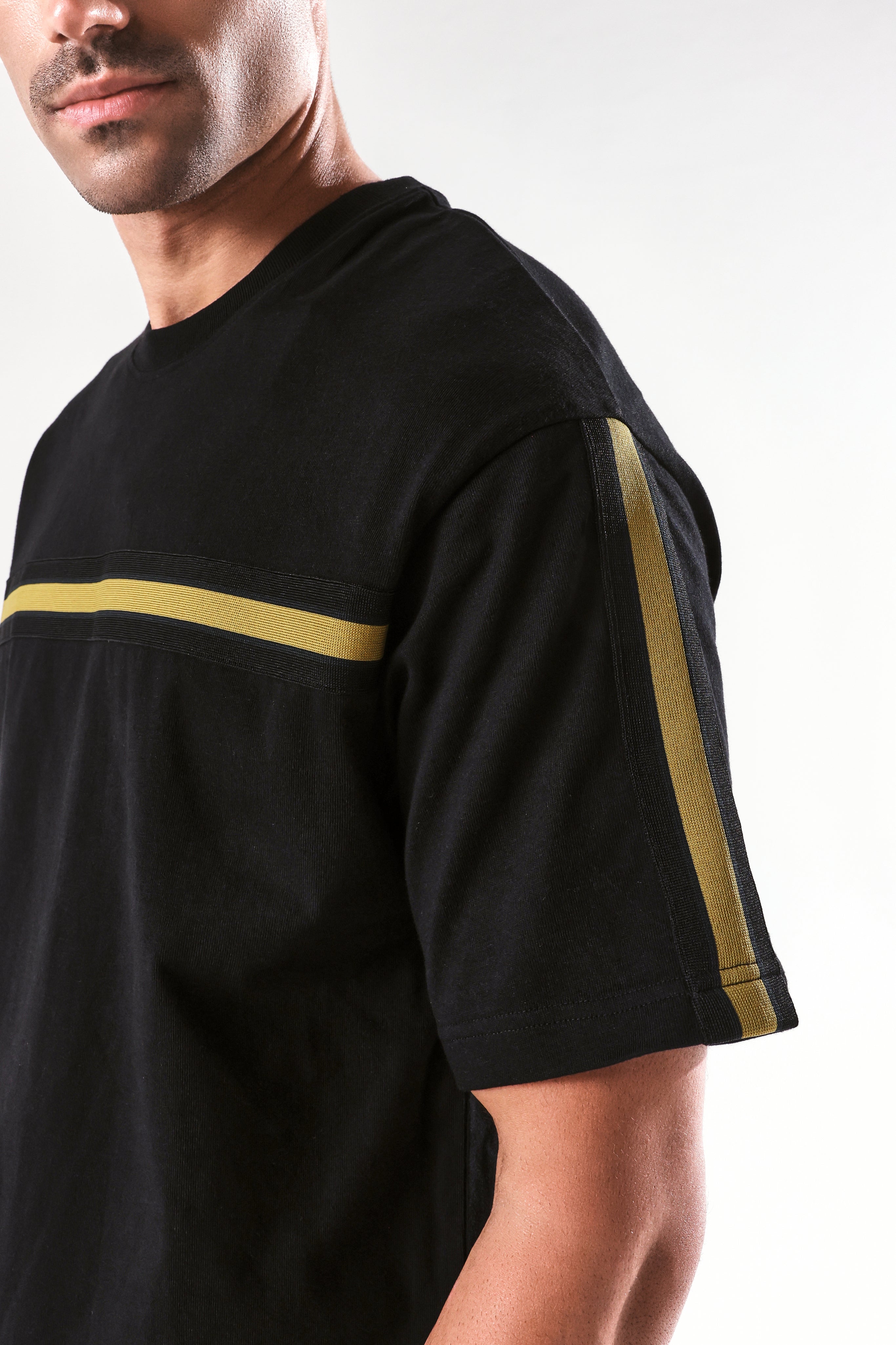 Rare Rabbit Men's Newnon-T Black Cotton Ombre Boxy Fit Half Sleeve Crew Neck T-Shirt