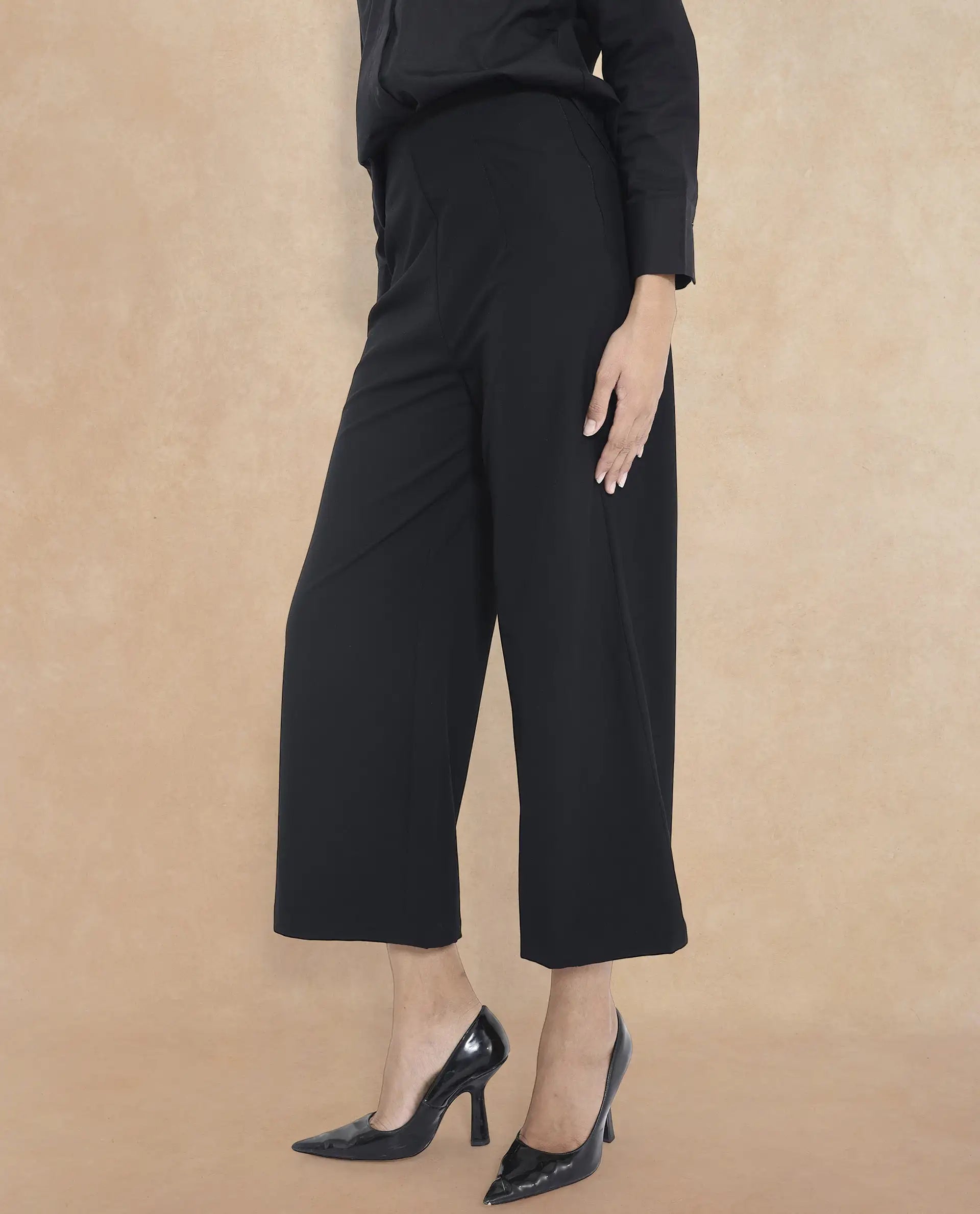 Rareism Women's Noahti Black Cotton Plain Ankle Length Wide Trouser