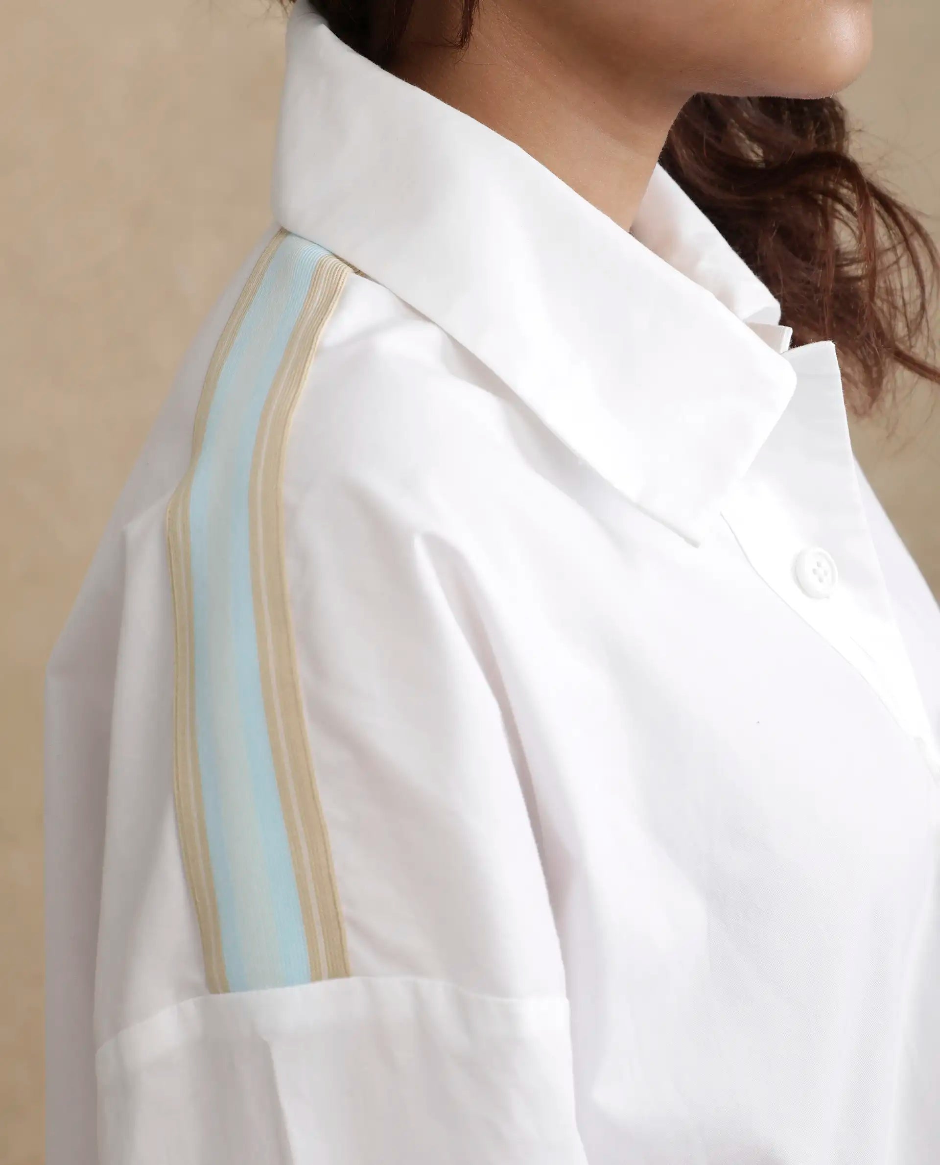 Rareism Women's Nocam S Off White Cotton Spread Collar Plain Cuffed Sleeve Relaxed Fit Shirt