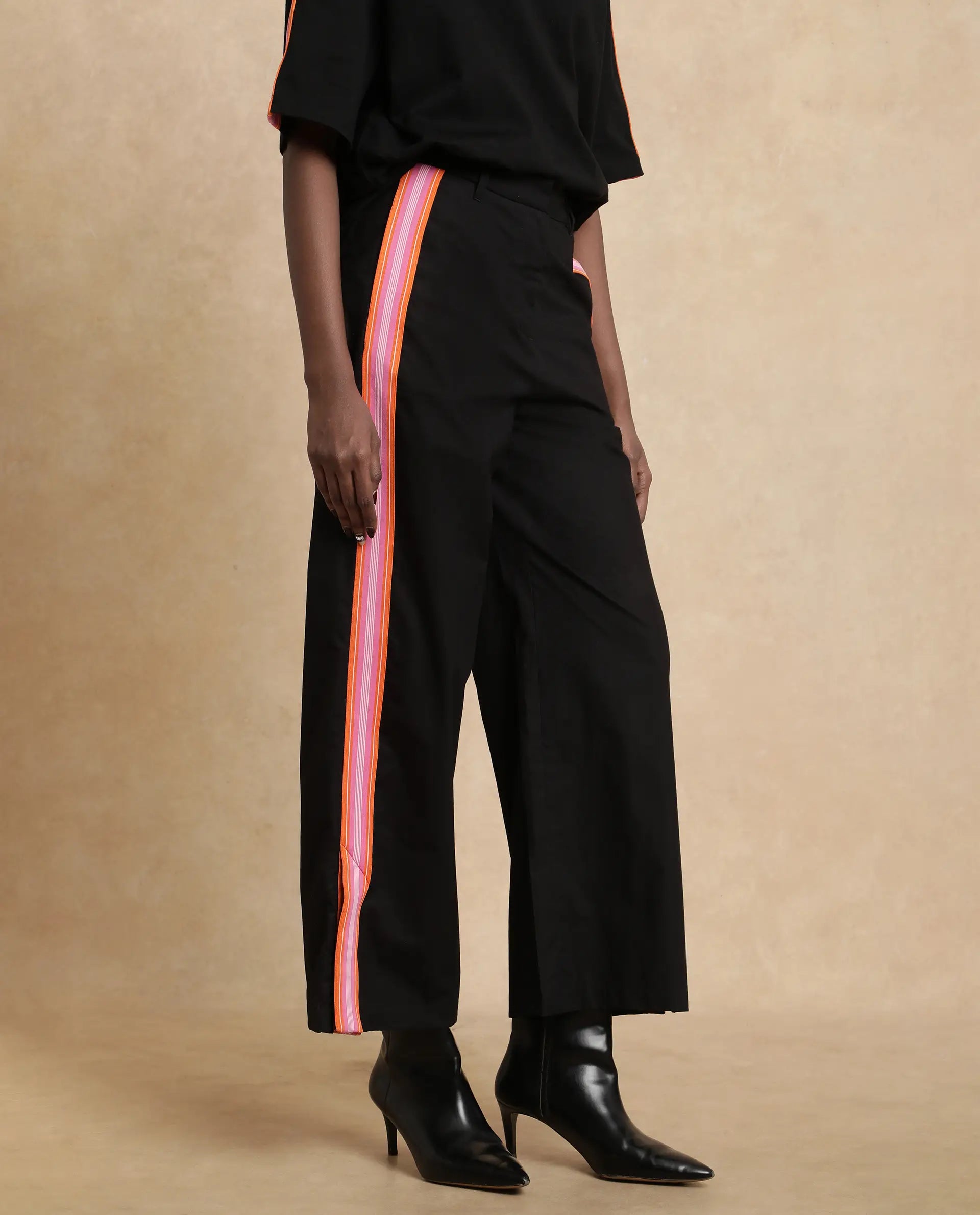 Rareism Women's Nonwen B Black Cotton Plain Ankle Length Wide Trouser