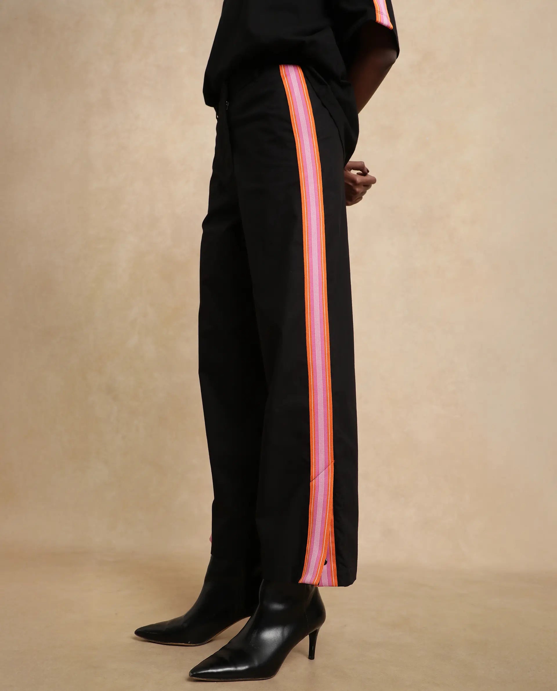 Rareism Women's Nonwen B Black Cotton Plain Ankle Length Wide Trouser