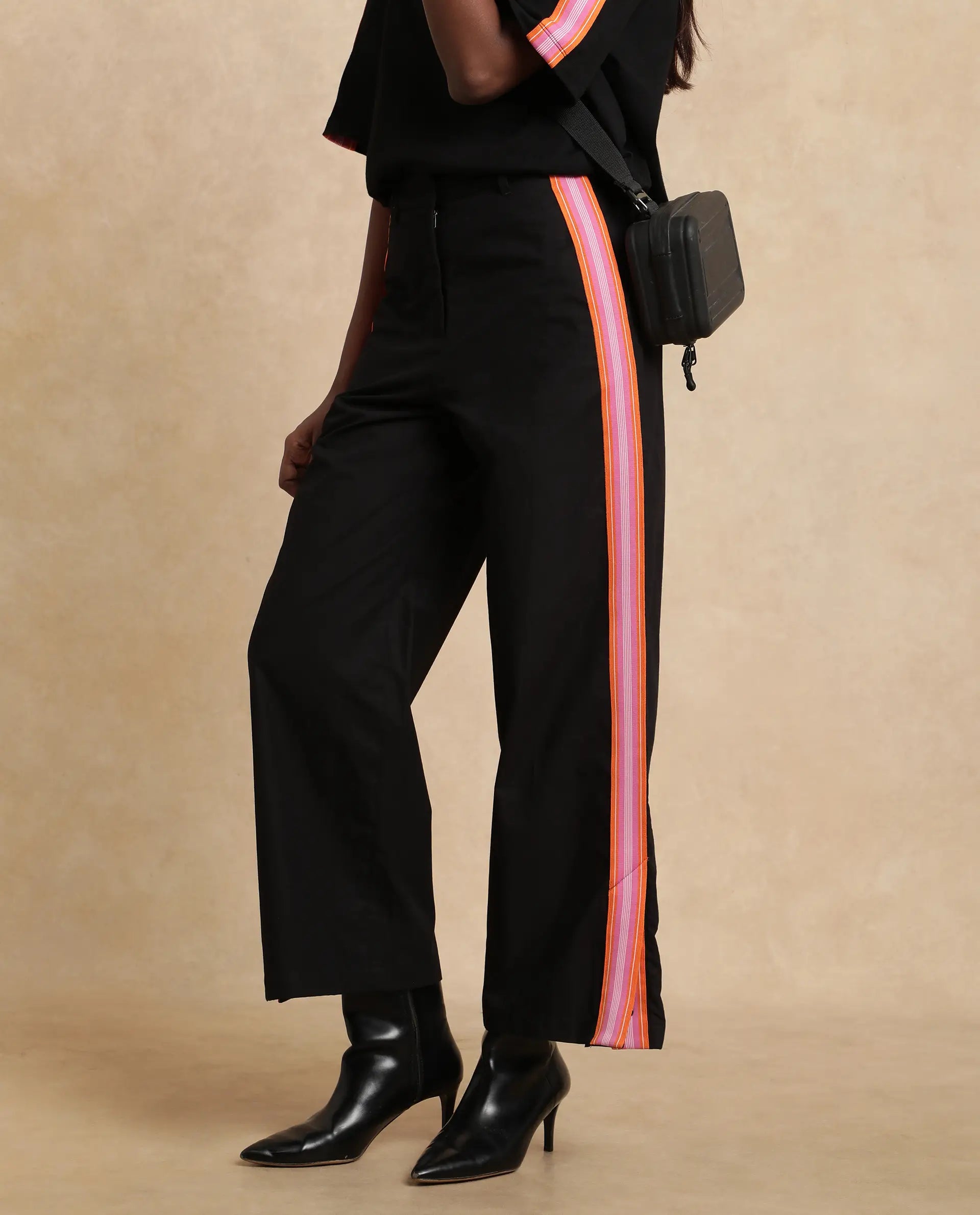 Rareism Women's Nonwen B Black Cotton Plain Ankle Length Wide Trouser