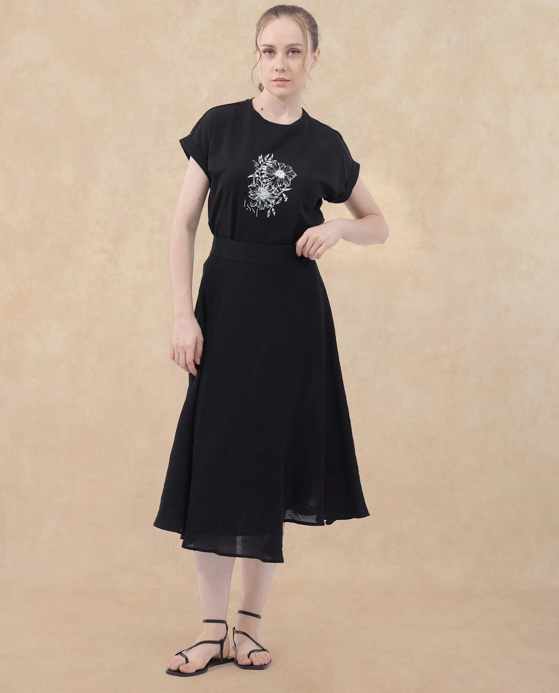 Rareism Women Ophili Black Cotton Elastane Fabric Crew Neck Knit Solid T-Shirt