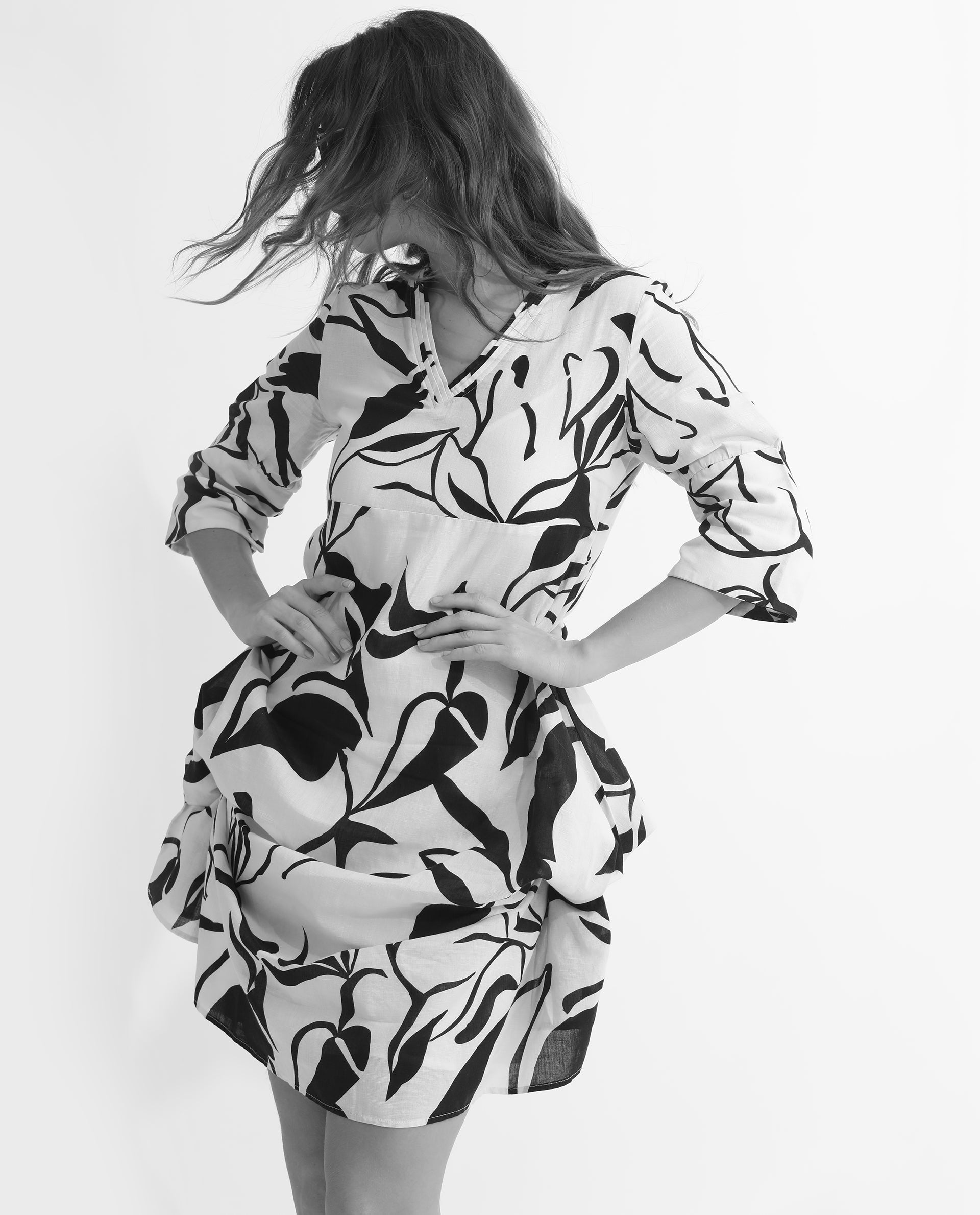 Rareism Women Oreink Off White Abstract Printed V Neck 3/4 Sleeves Asymmetric Hem Mini Dress