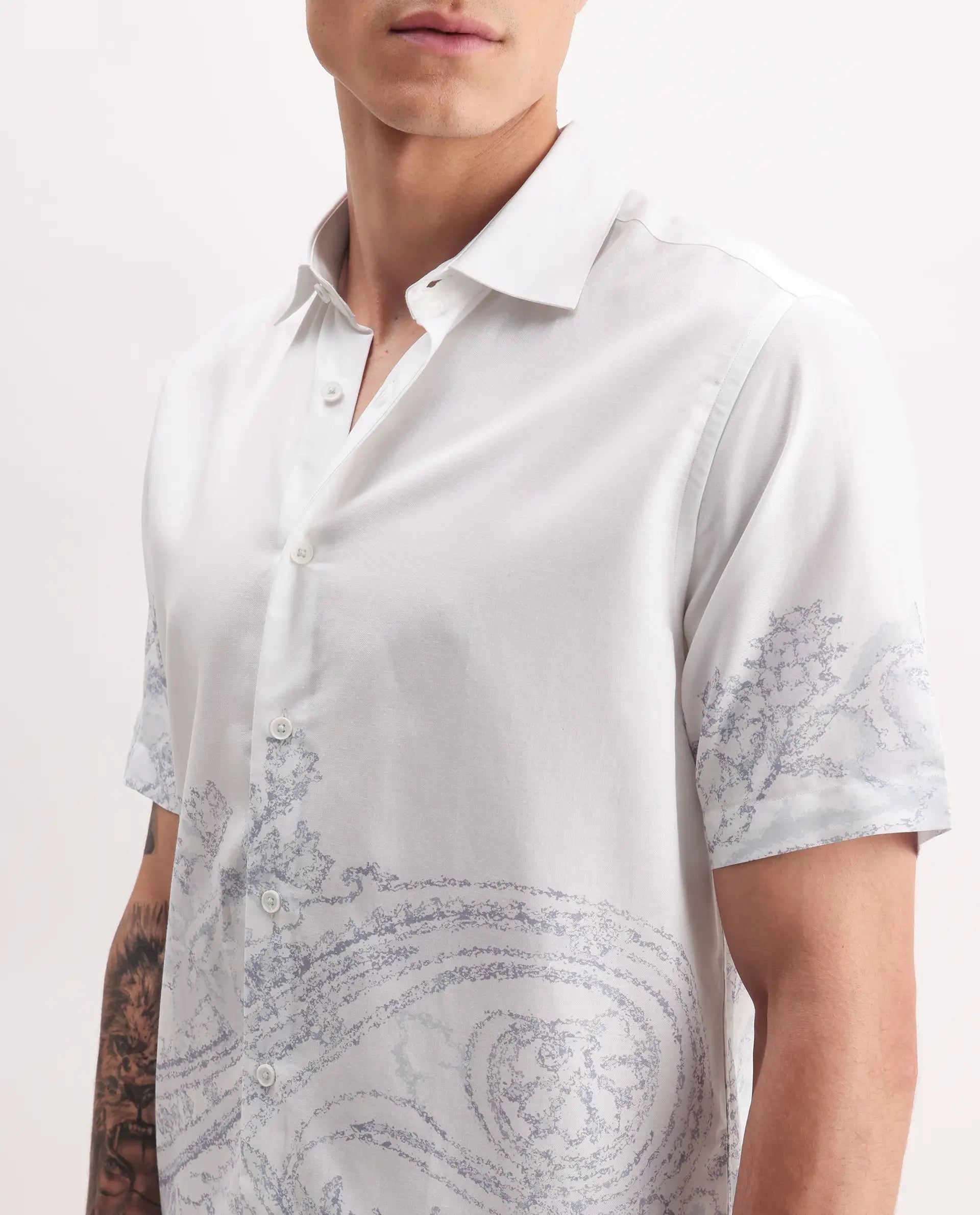 Rare Rabbit Men's Pais White Cotton Blend Paisley Print Relaxed Fit Half Sleeve Collared Shirt