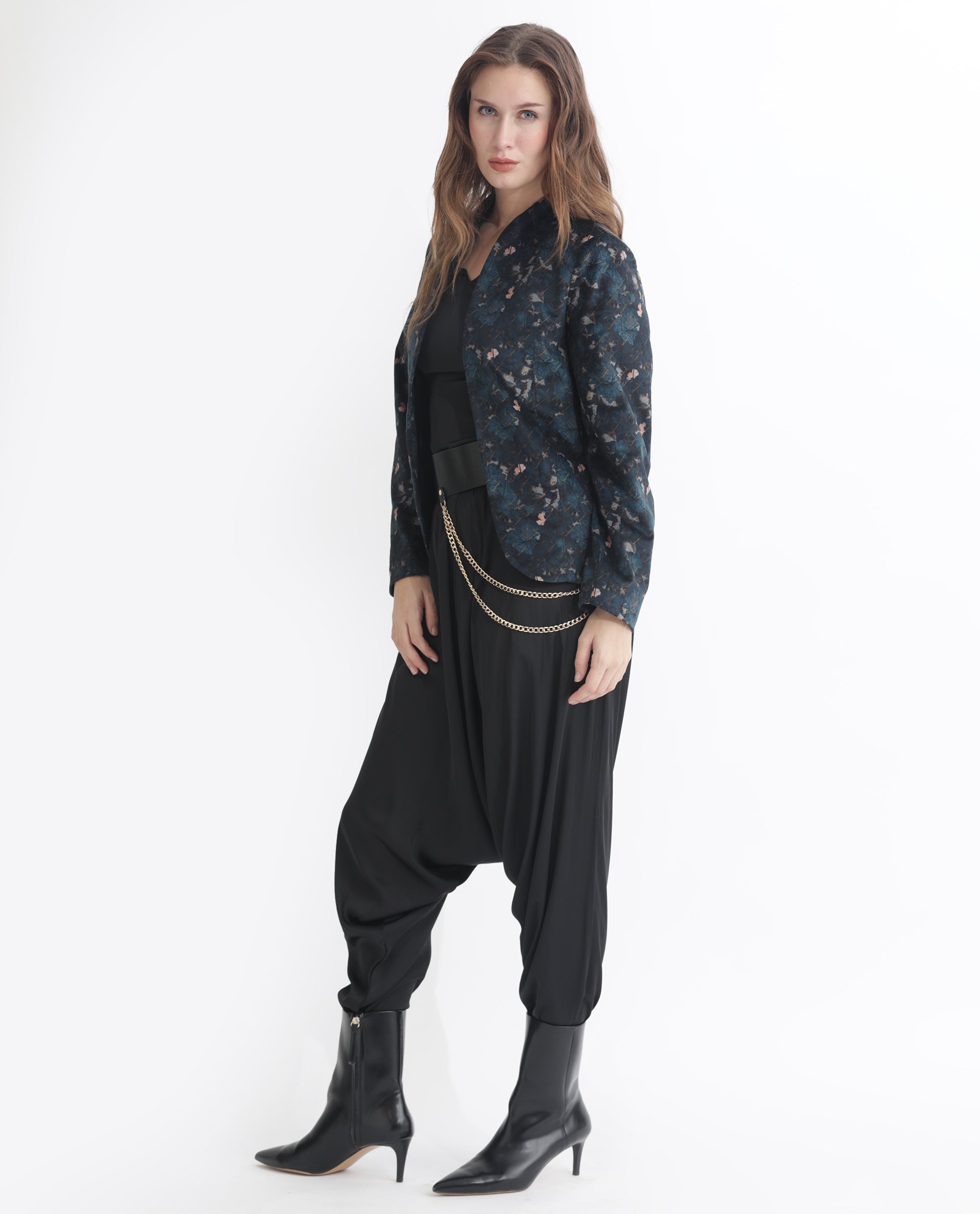 Rareism Women Pesko Navy Velvet Full Sleeves Print Collarless Shrug