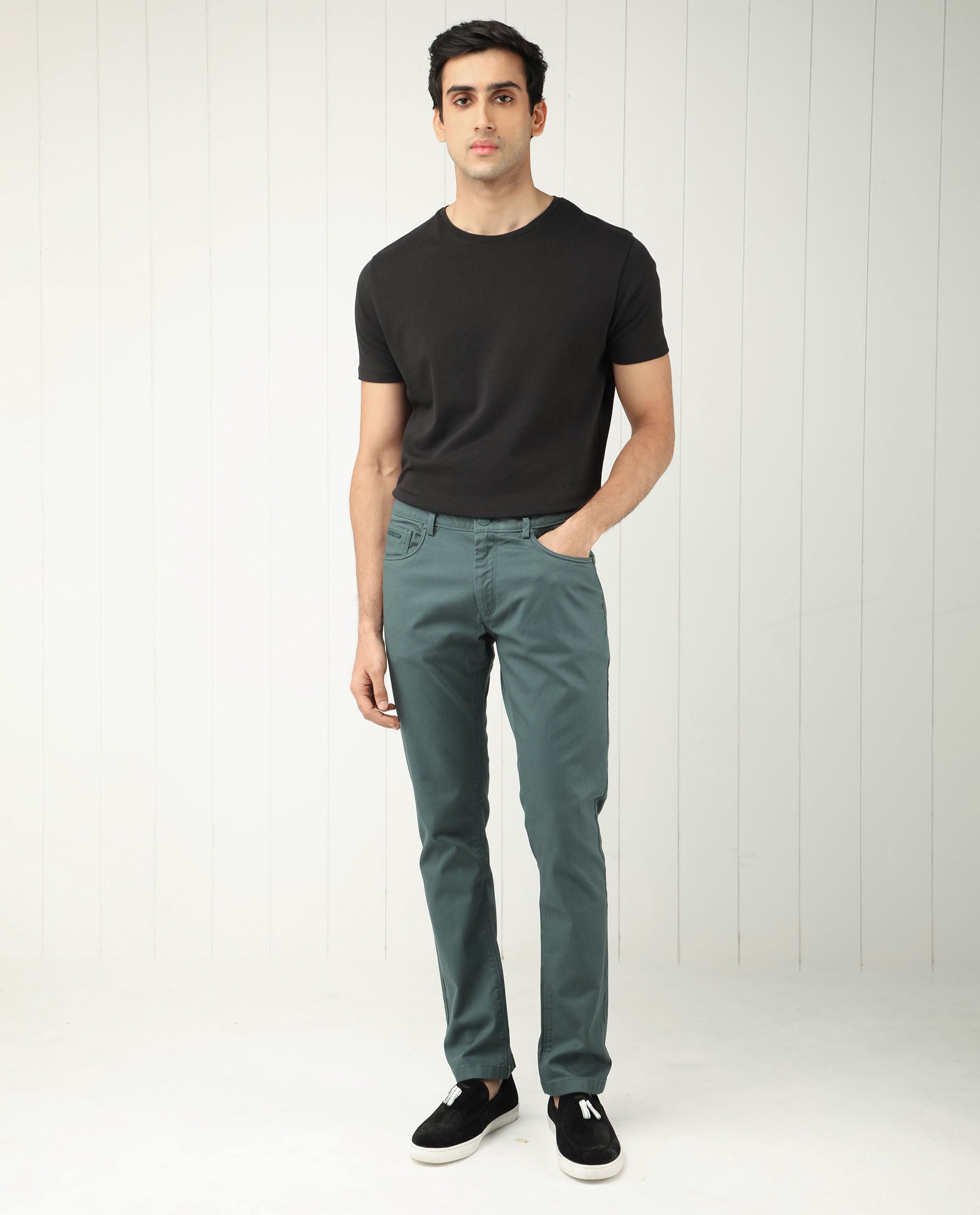 Rare Rabbit Men's Poke Dusky Green Solid Mid-Rise Regular Fit Trouser