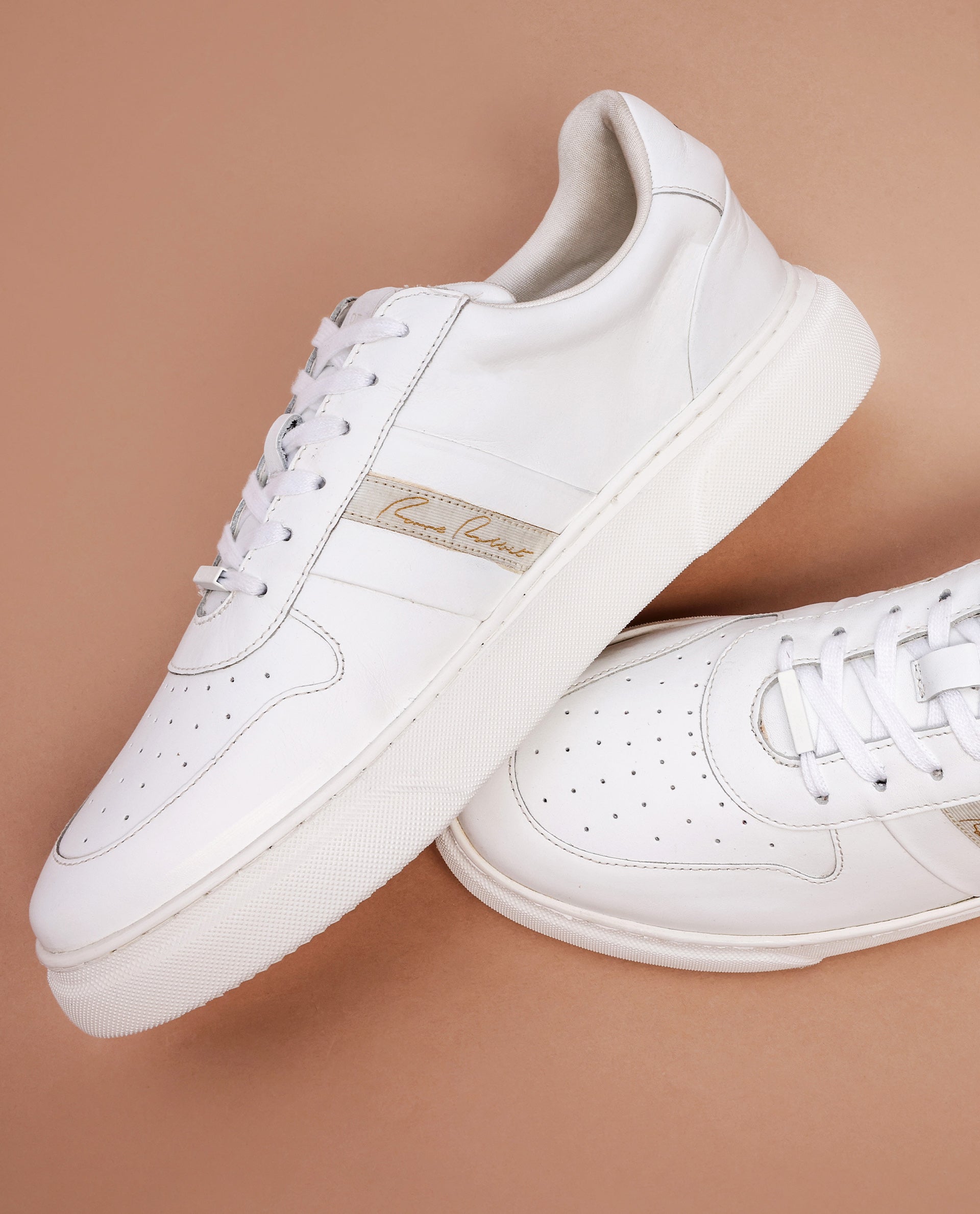 Rare Rabbit Mens Polaris White Round Toe Low Top Lace-Up Sneaker Shoes