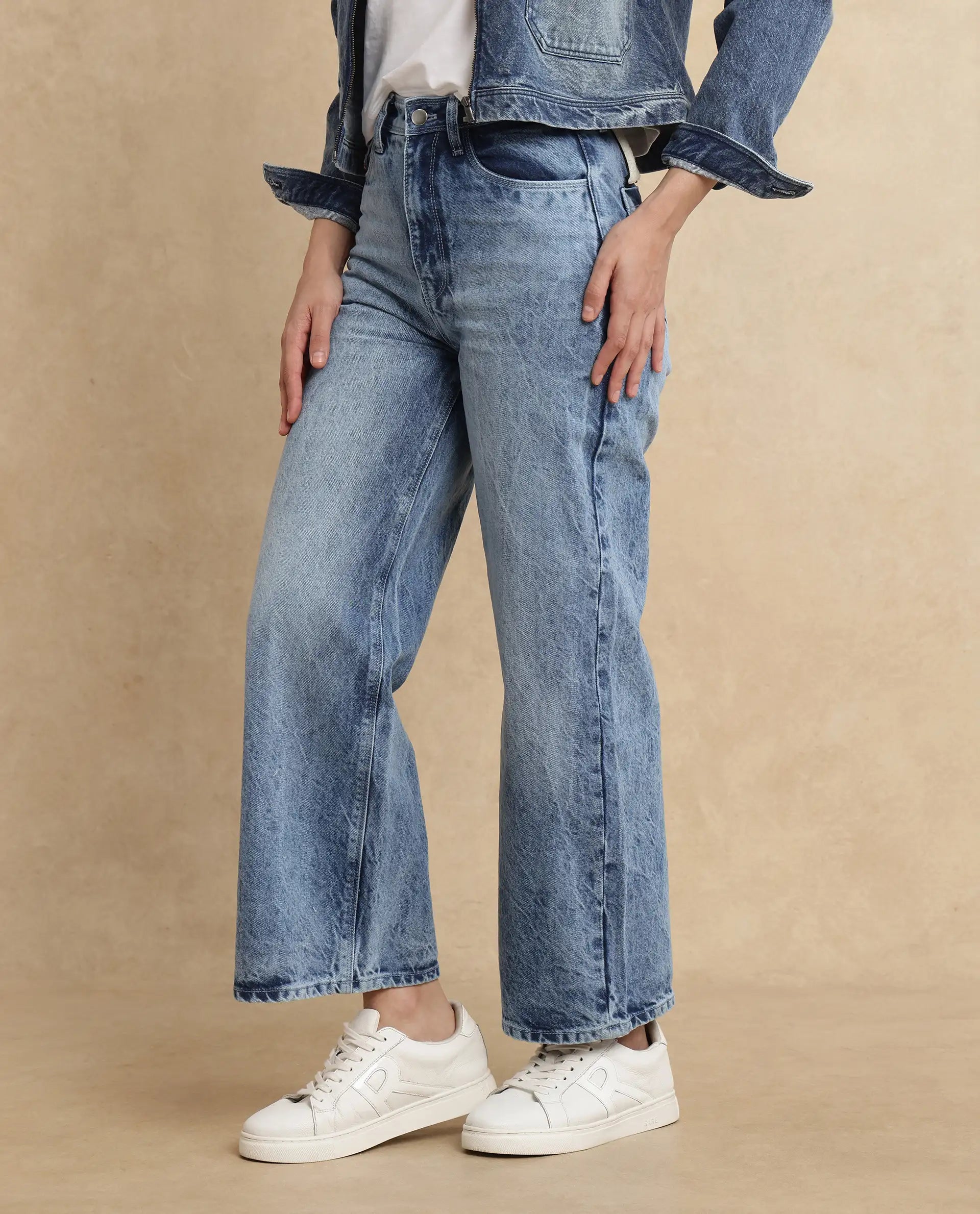 Rareism Women Pref Blue Cotton Fabric Relaxed Fit Plain Jeans