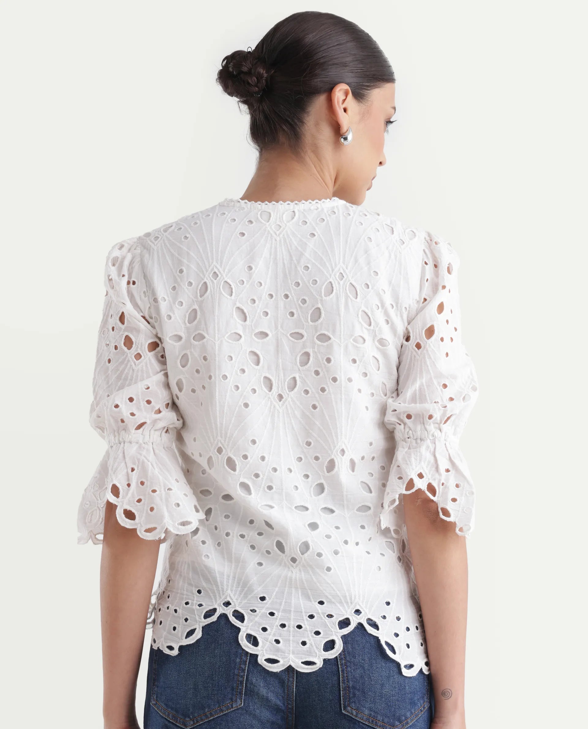 Rareism Women's Prefern White Cotton V-Neck Plain Puff Sleeves Regular Fit Top