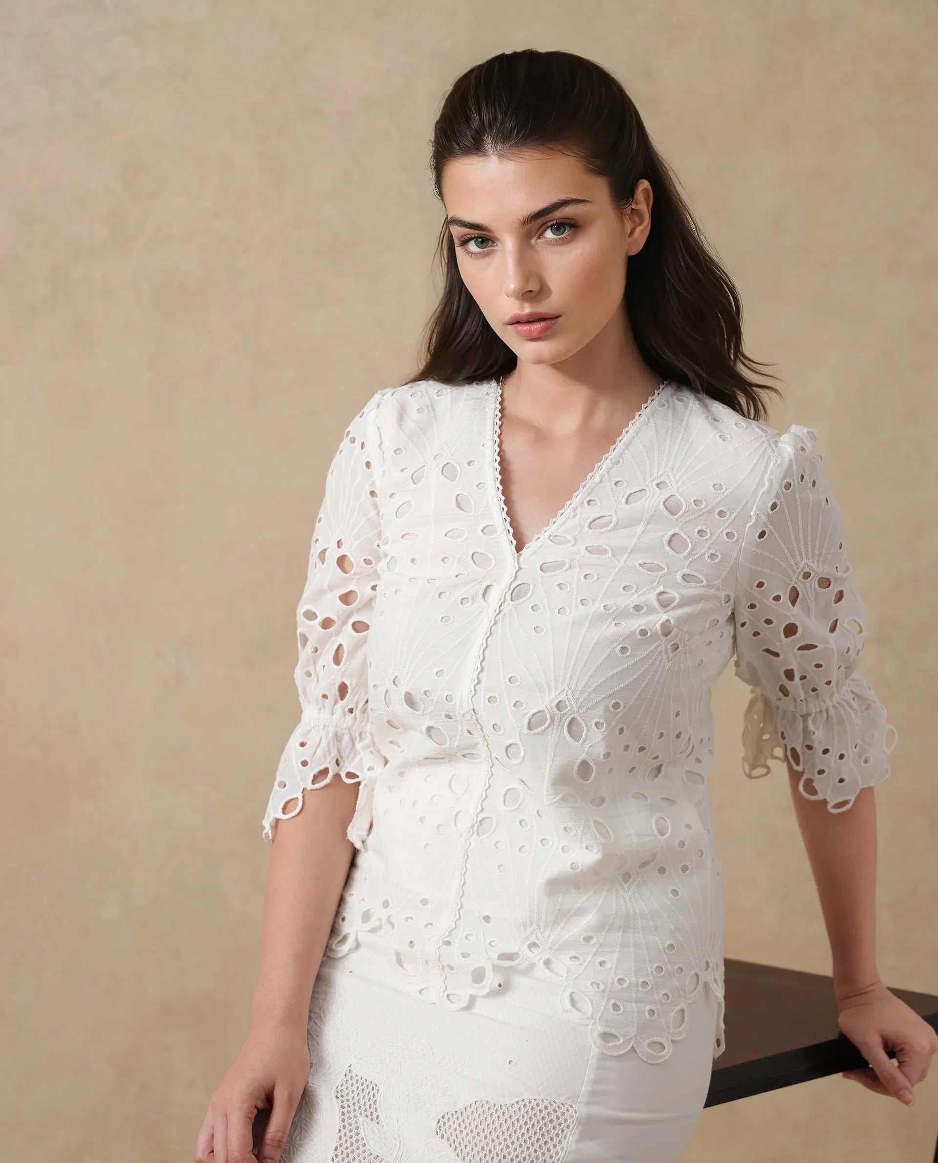 Rareism Women's Prefern White Cotton V-Neck Plain Puff Sleeves Regular Fit Top