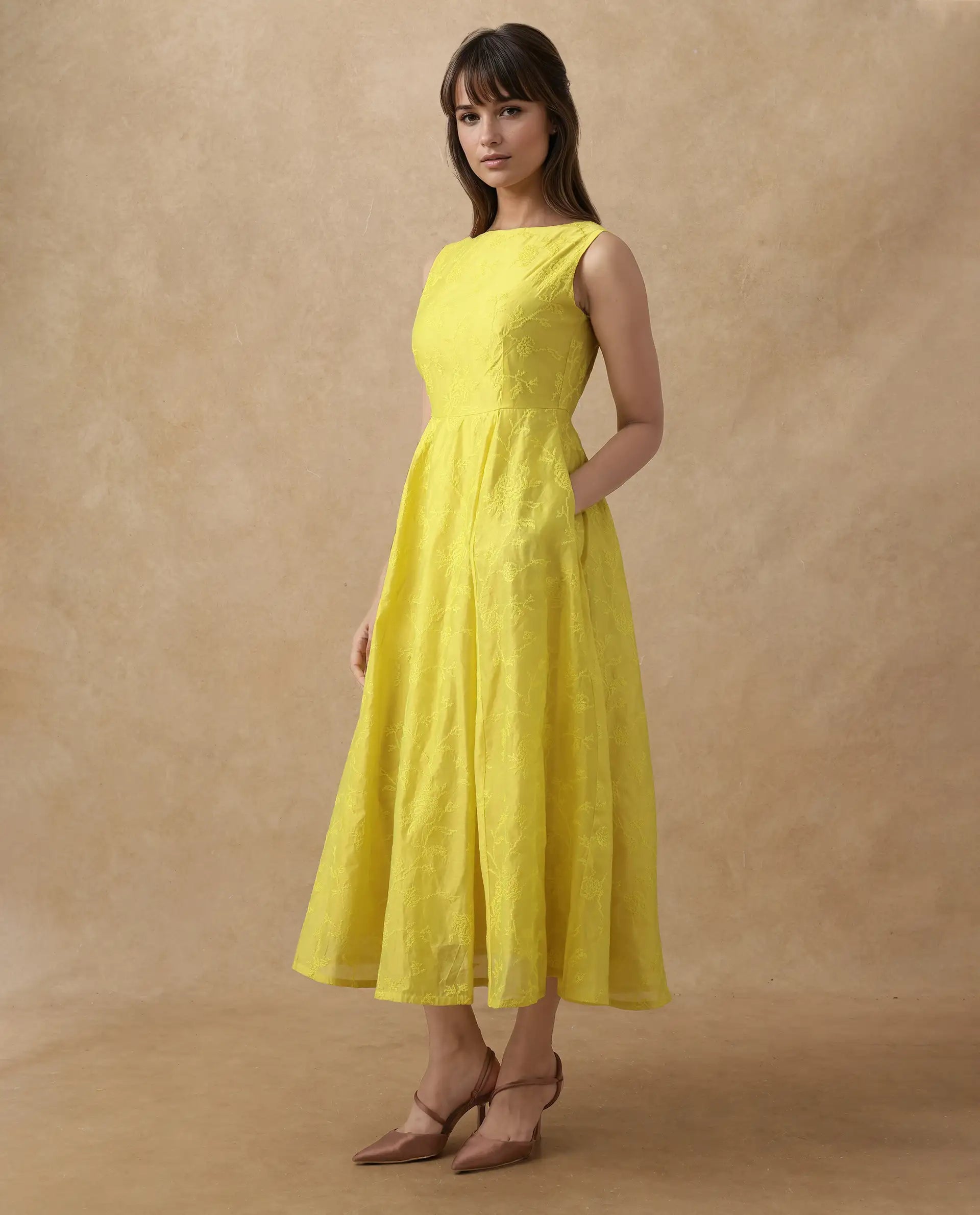 Rareism Women's Prero Green Viscose Blend Boat Neck Plain Sleeveless Midi A-Line Dress