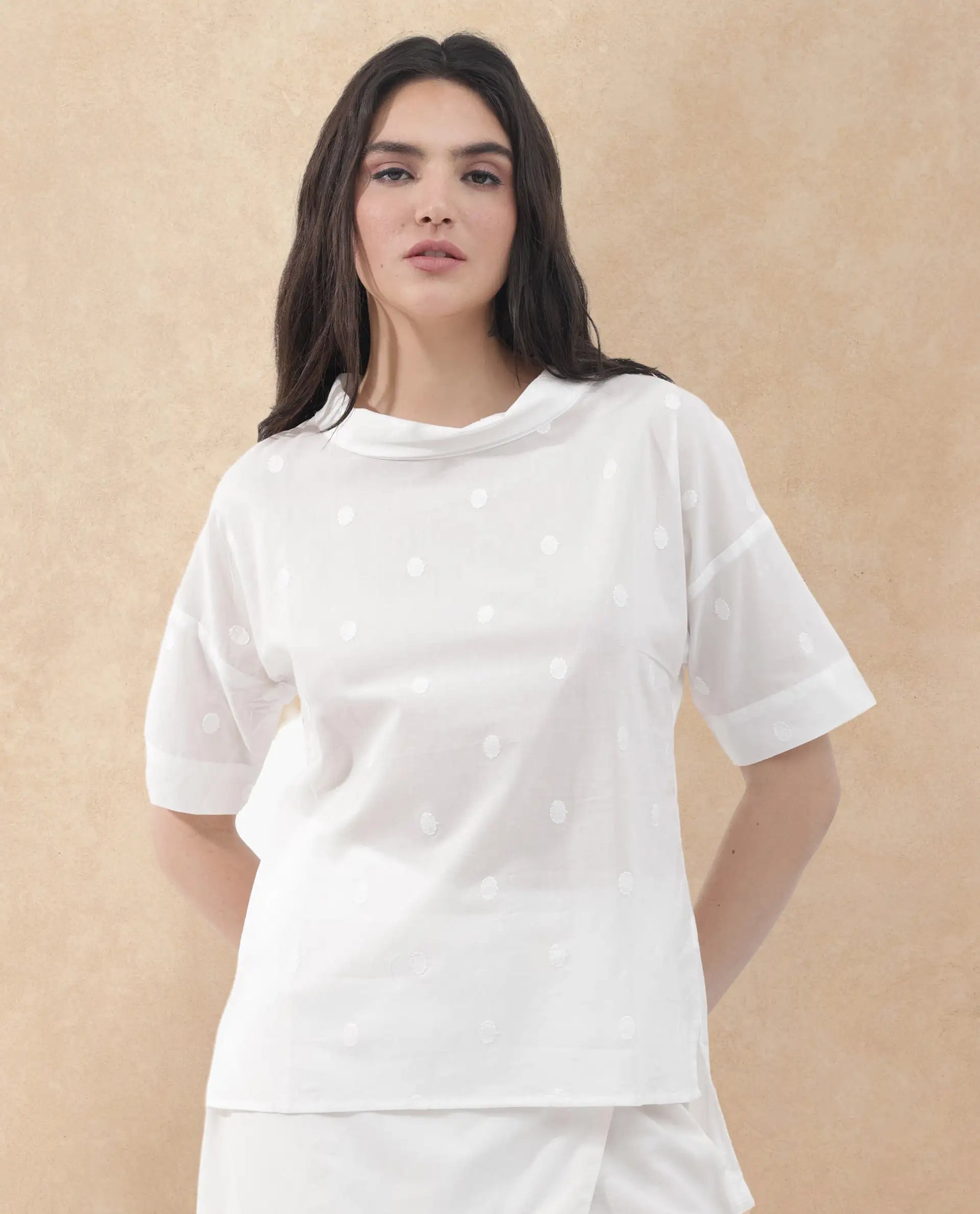 Rareism Women Raviolt White Cotton Fabric Regular Sleeves V-Neck Solid Regular Length Top