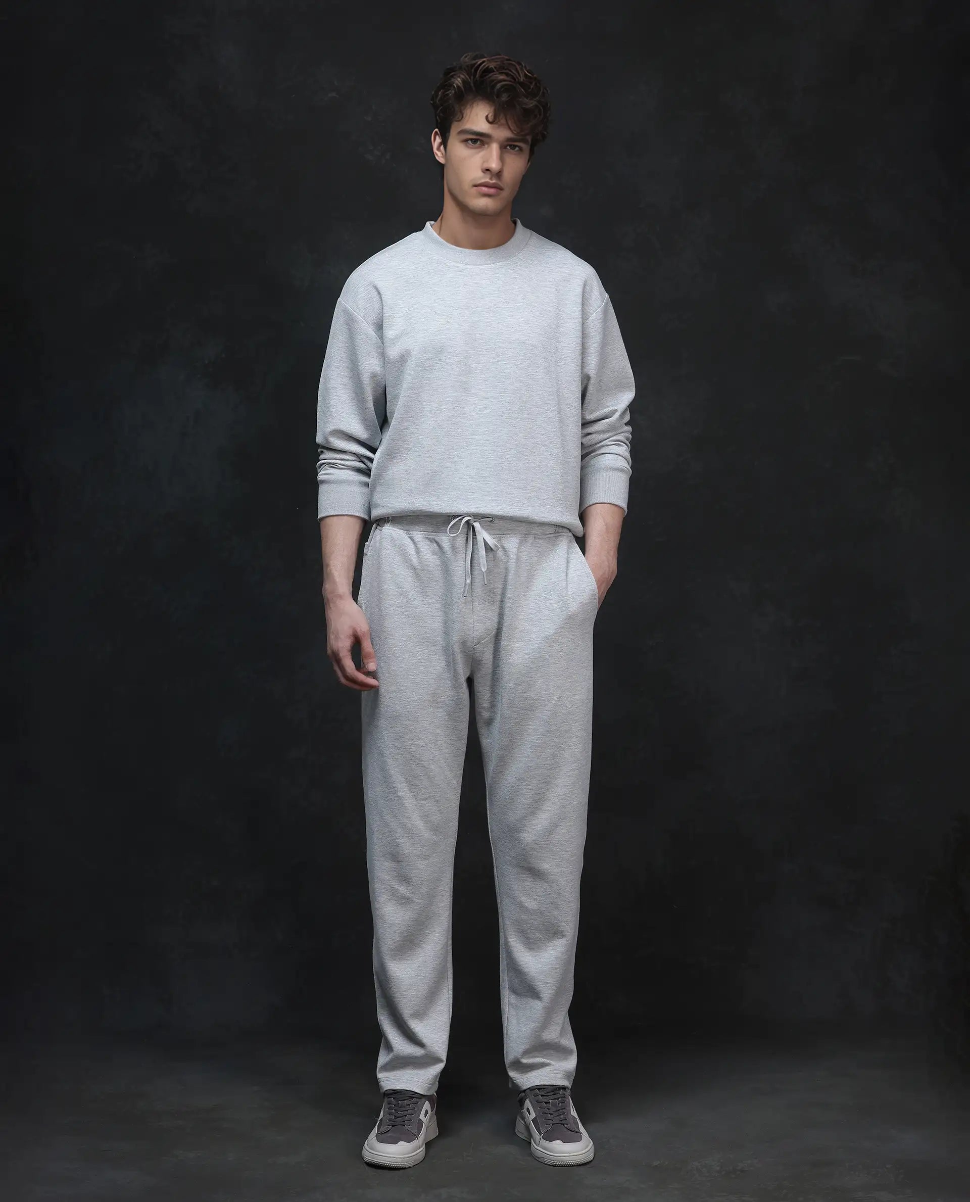 Rare Rabbit Men Renk Melange Grey Modal Fabric Drawstring Closure Baggy Fit Plain Track Pant