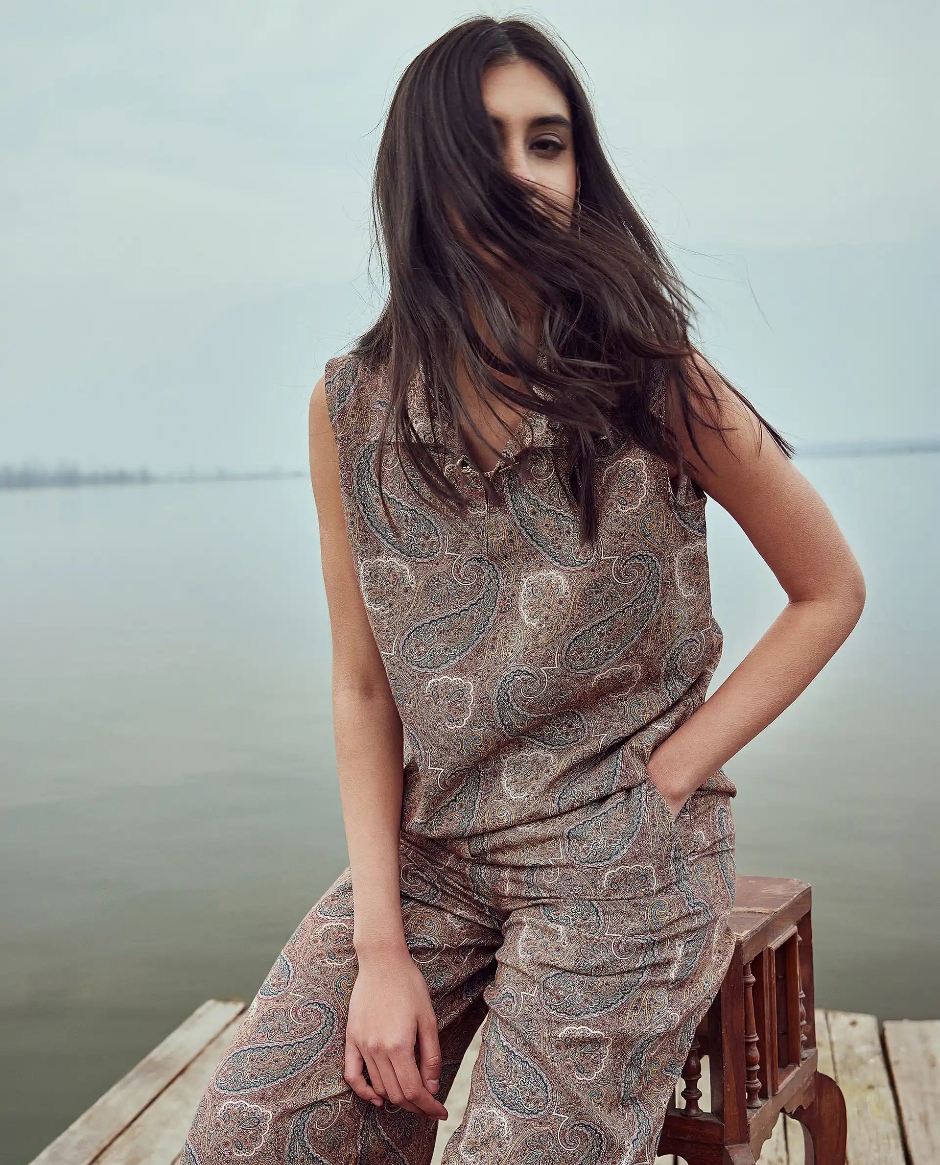 Rareism Women Ronoro-T Multi Cotton Fabric Sleeveless Collared Neck Boxy Fit Paisley Print Top