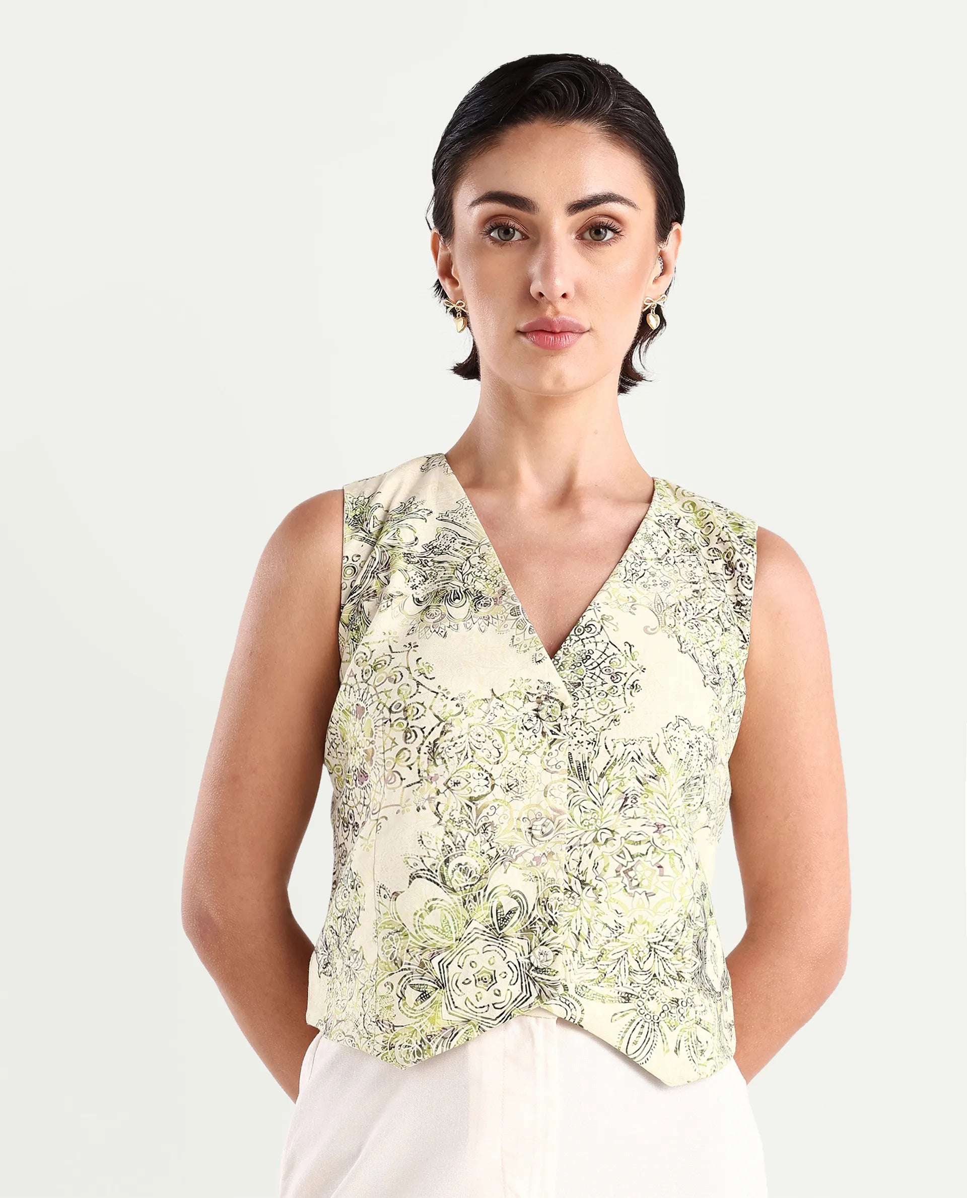 Rareism Women's Ronoz T Light Green Cotton V-Neck Abstract Print Sleeveless Crop Regular Fit Waist Coat