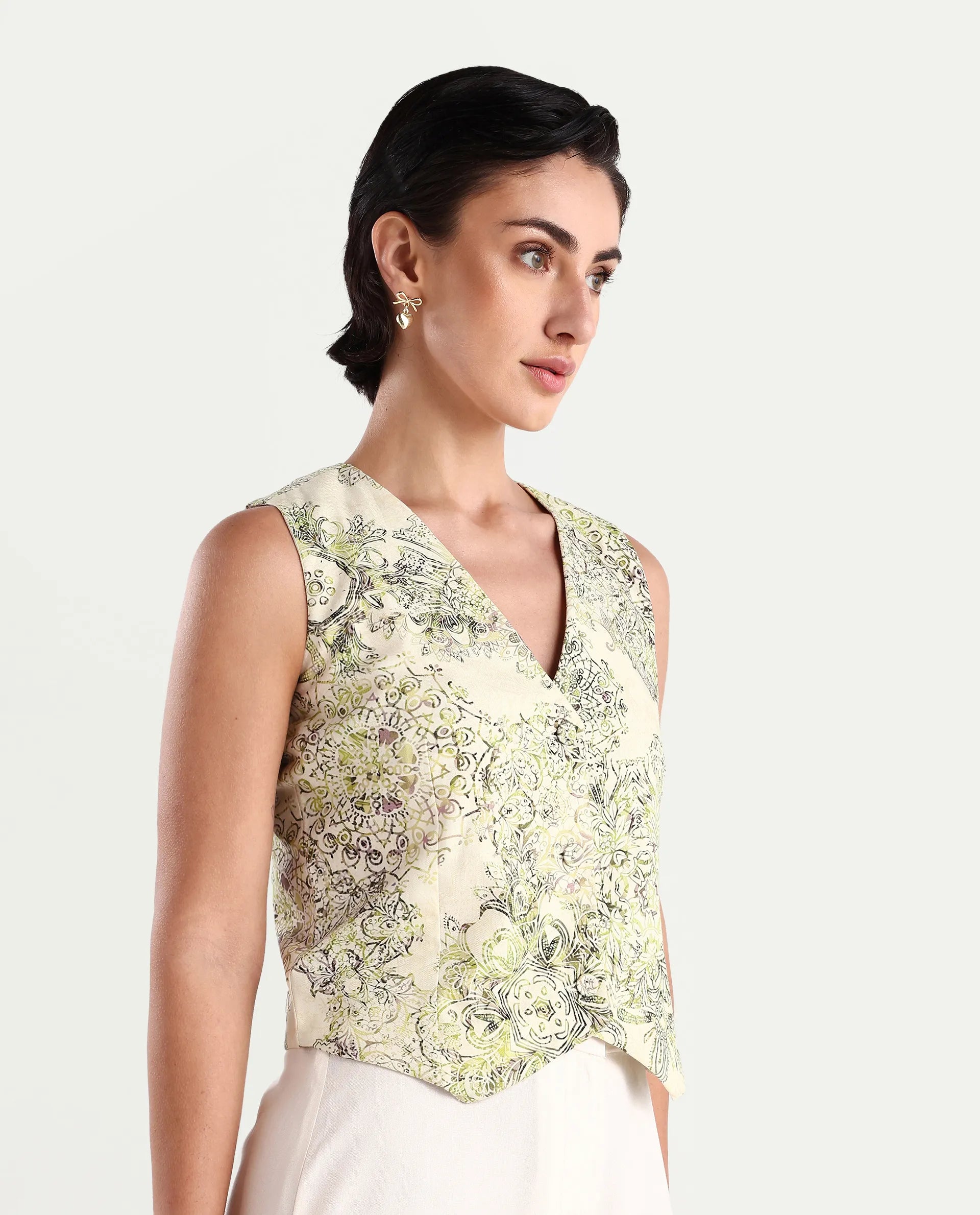 Rareism Women's Ronoz T Light Green Cotton V-Neck Abstract Print Sleeveless Crop Regular Fit Waist Coat