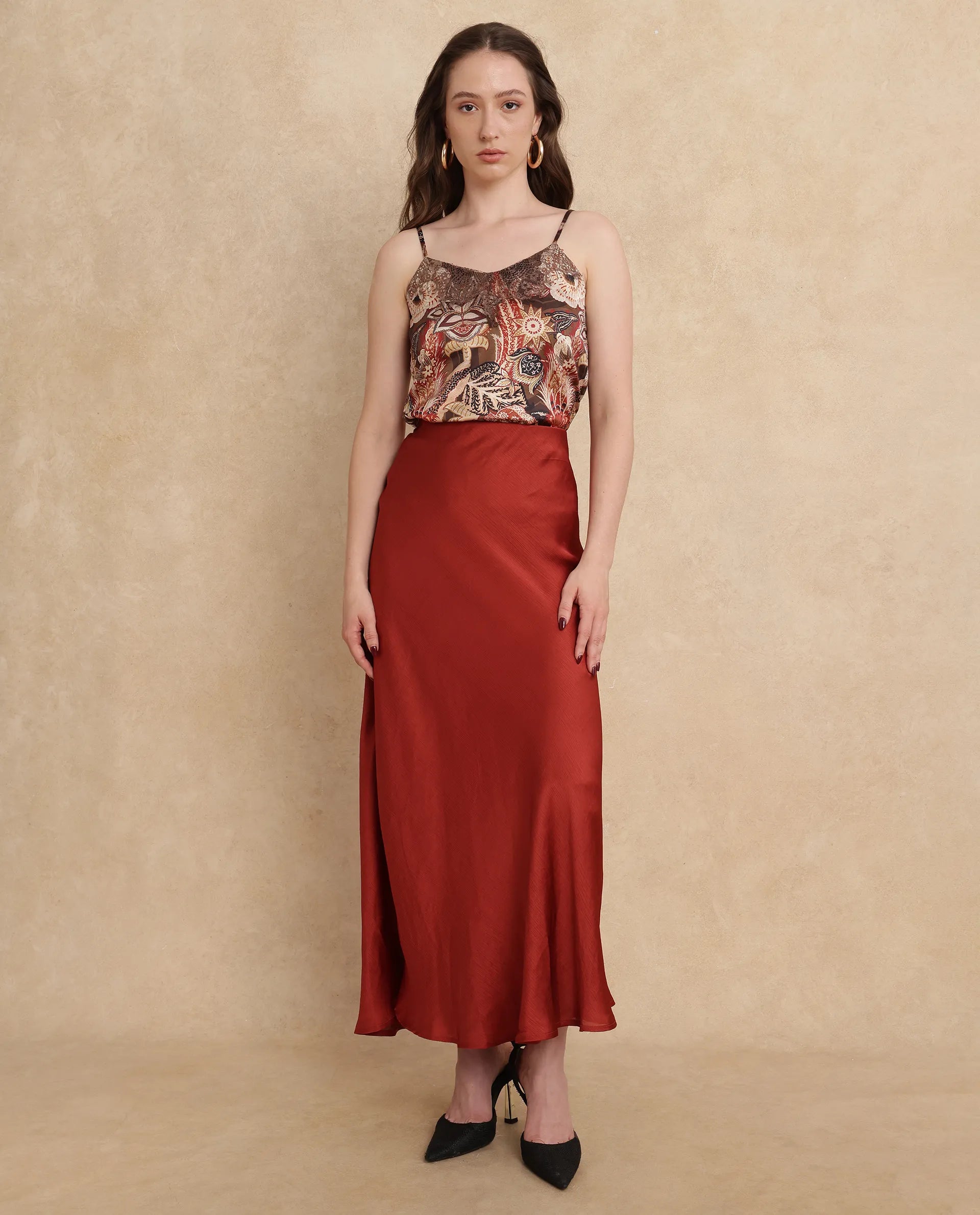 Rareism Women Ronu Brown Polyester Fabric Sleeveless V-Neck Regular Fit Abstract Print Top