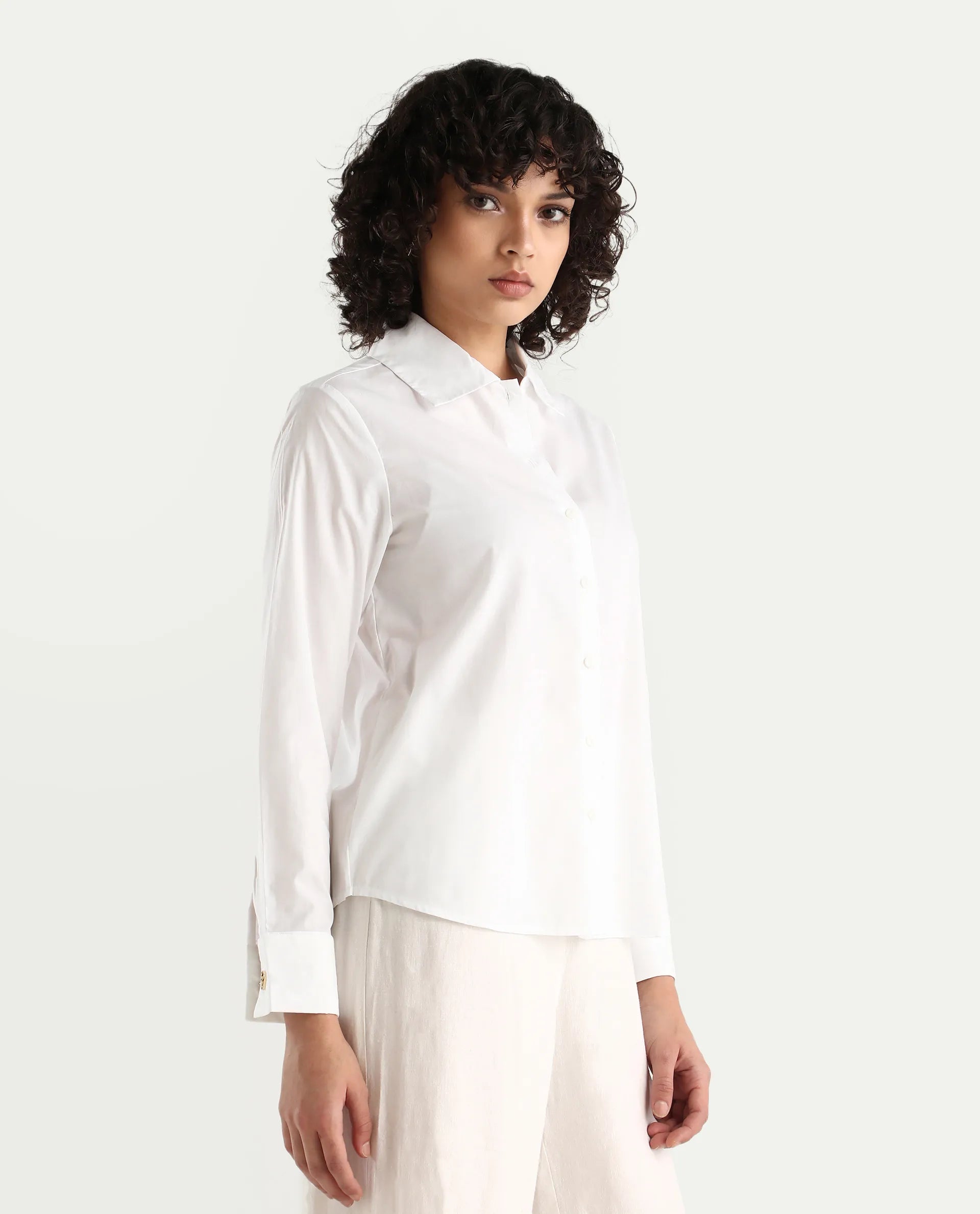 Rareism Women's Ronwio White Cotton Spread Collar Plain Cuffed Sleeve Crop Regular Fit Shirt