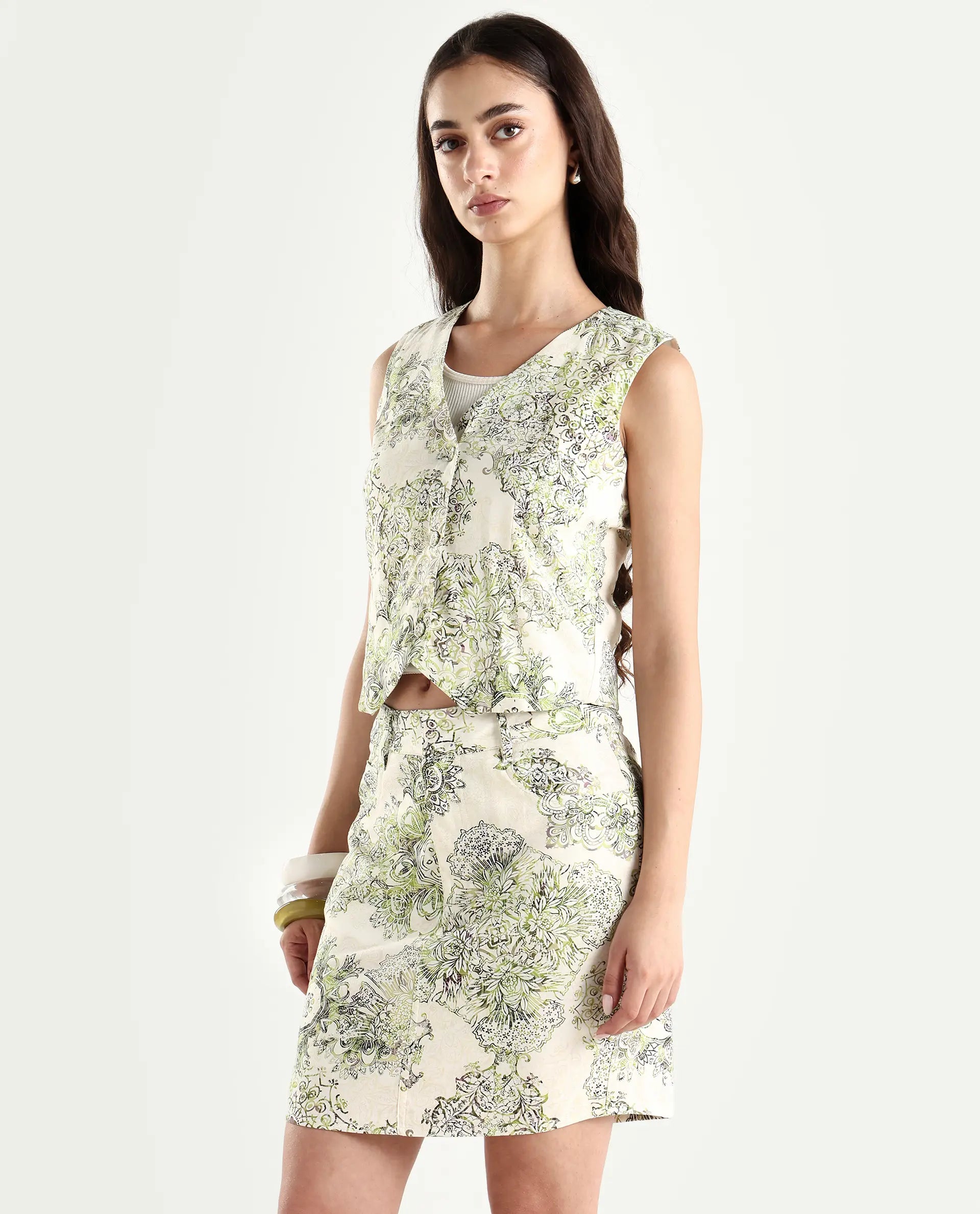 Rareism Women's Ronoz T Light Green Cotton V-Neck Abstract Print Sleeveless Crop Regular Fit Waist Coat