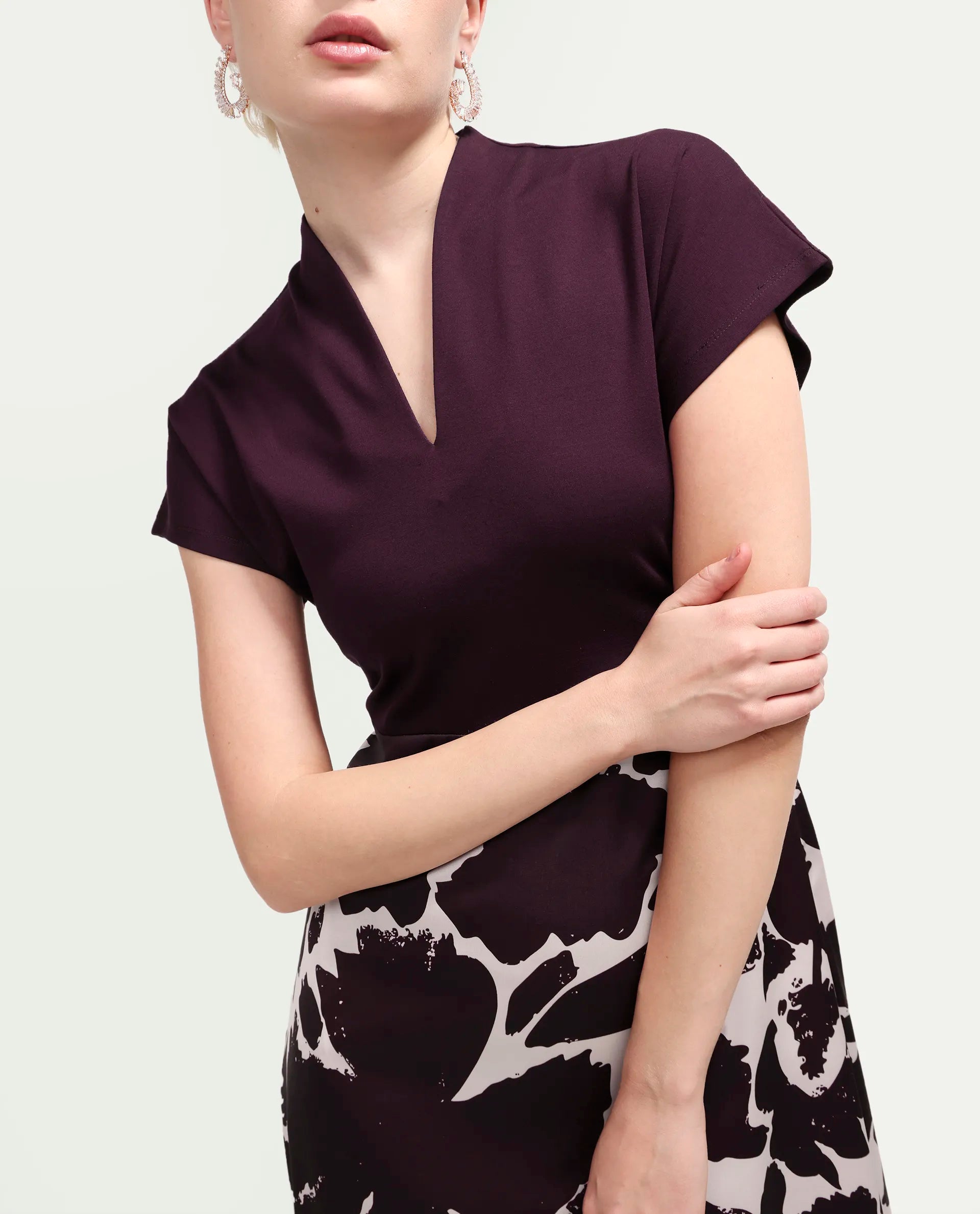 Rareism Women's Sopply Maroon Polyester V-Neck A-Line Abstract Print Dress
