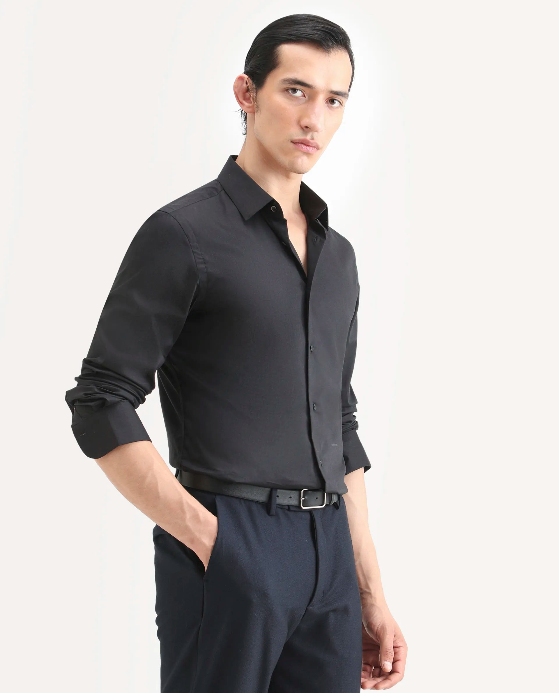 Rare Rabbit Men's Newton 25 Black Cotton Blend Plain Regular Fit Full Sleeve Collared Shirt