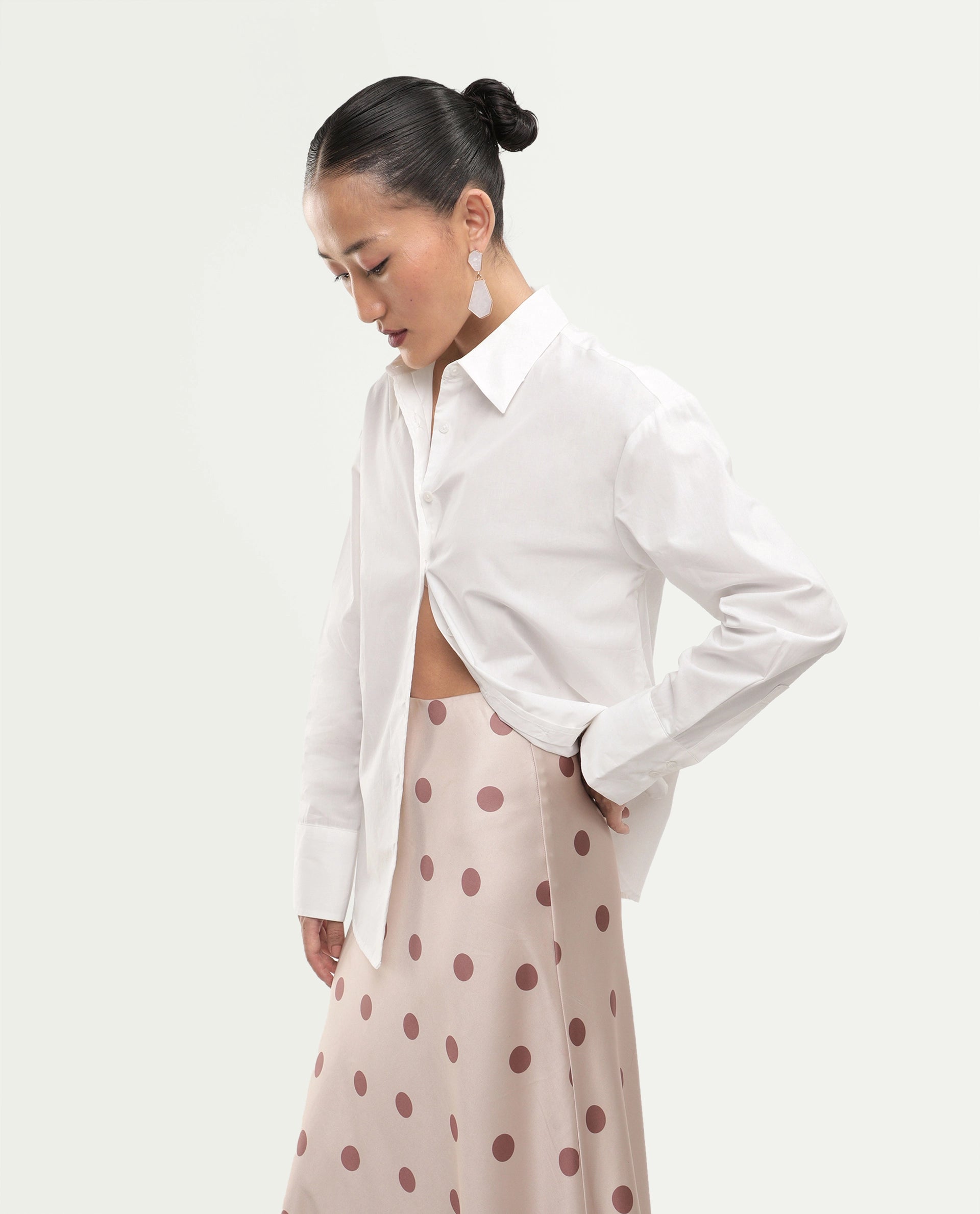 Rareism Women's Mewoki White Cotton Full Sleeve Spread Collar Regular Plain Shirt