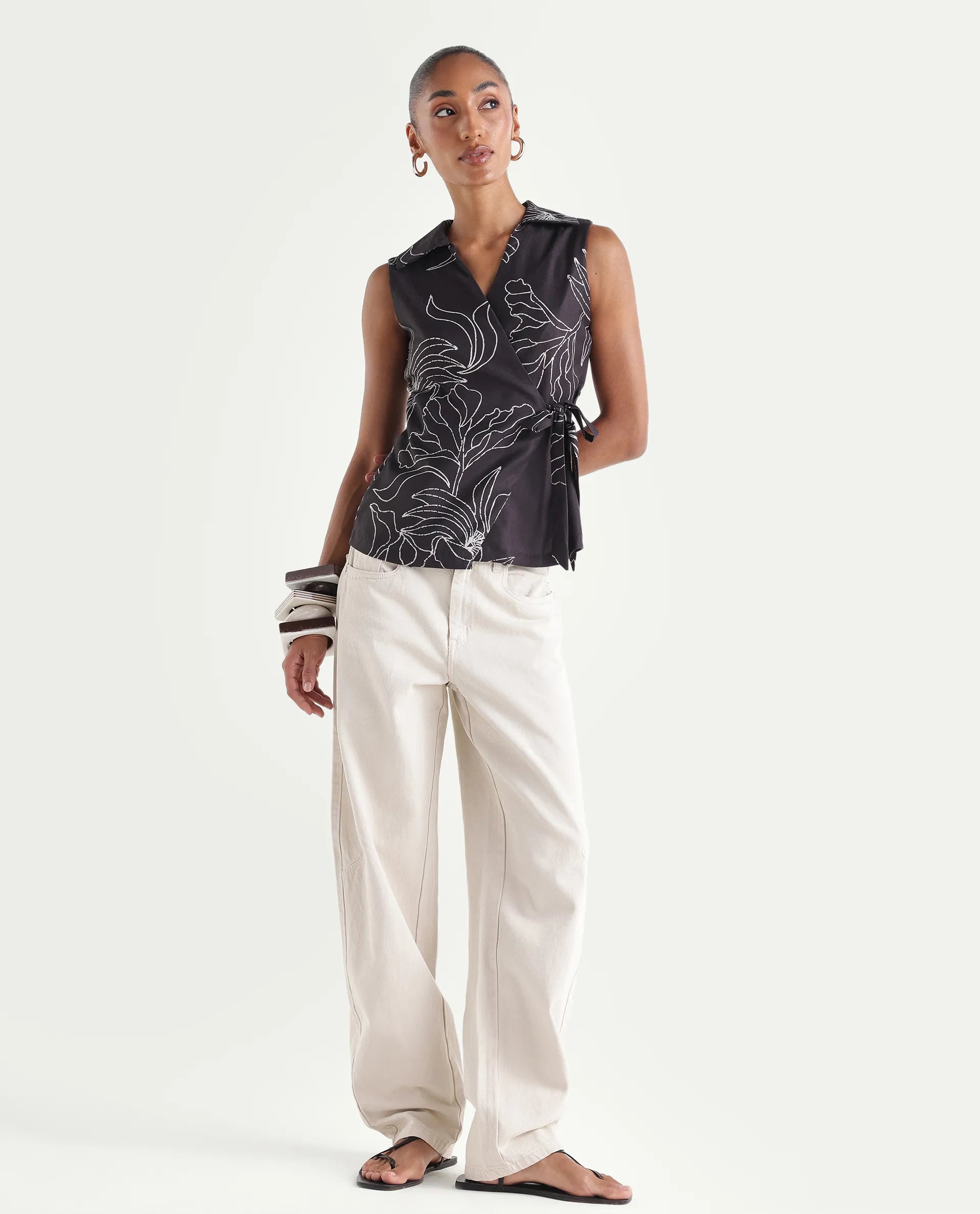 Rareism Women's Vanfu Black Polyester Sleeveless Regular Fit Floral Print Top