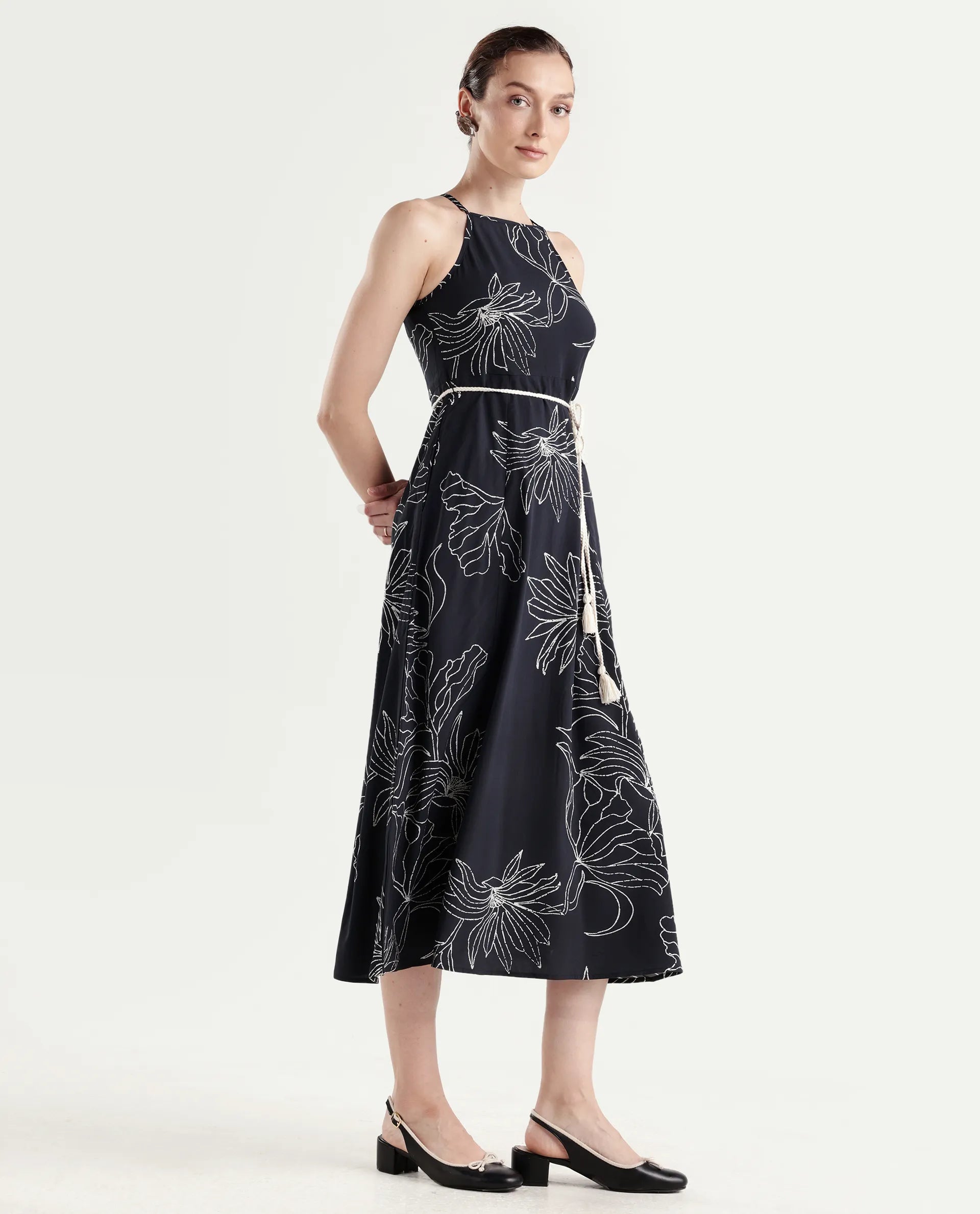 Rareism Women's Veana Black Viscose Sleeveless A-Line Floral Print Dress