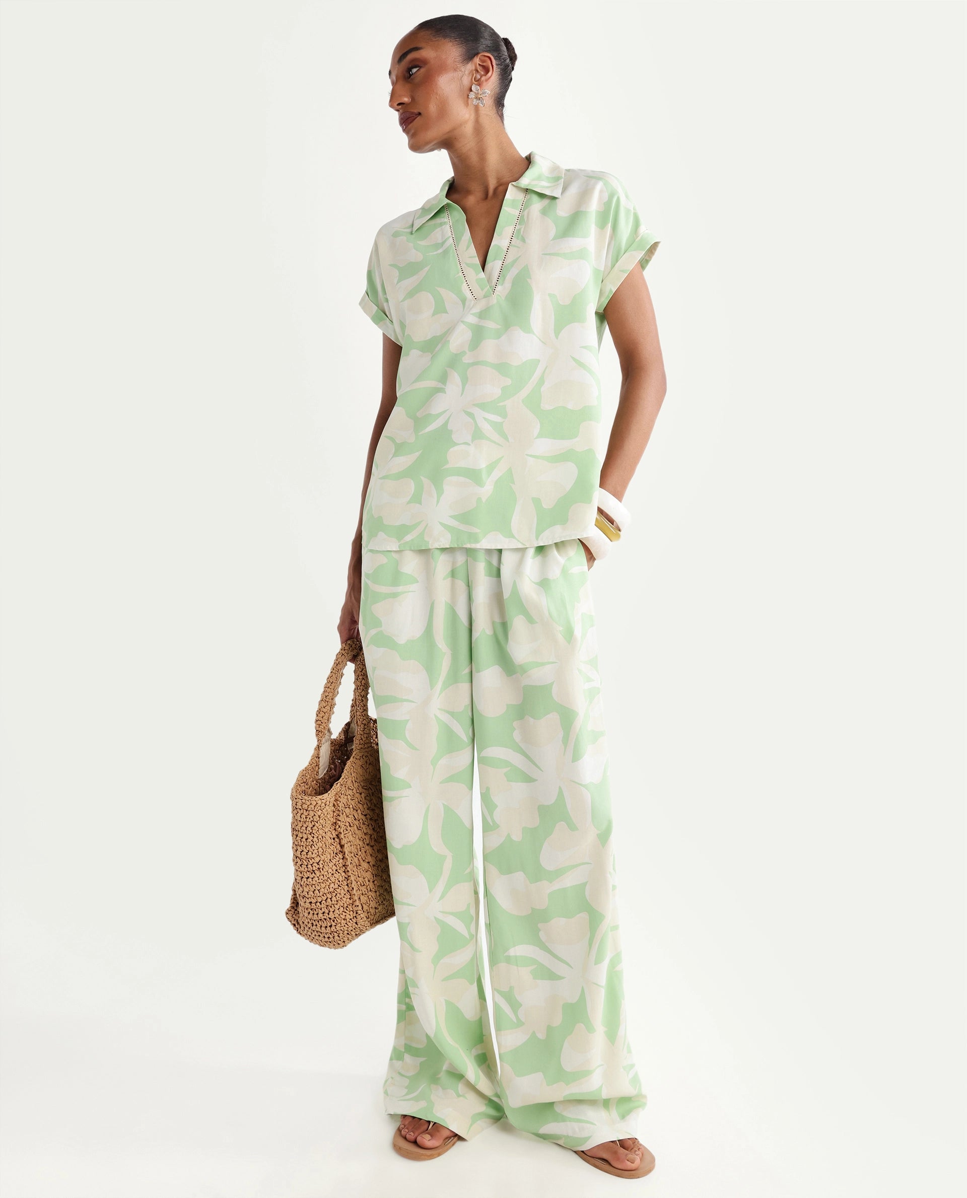 Rareism Women's Vasin-T Light Green Viscose Johnny Collar Boxy Abstract Print Top