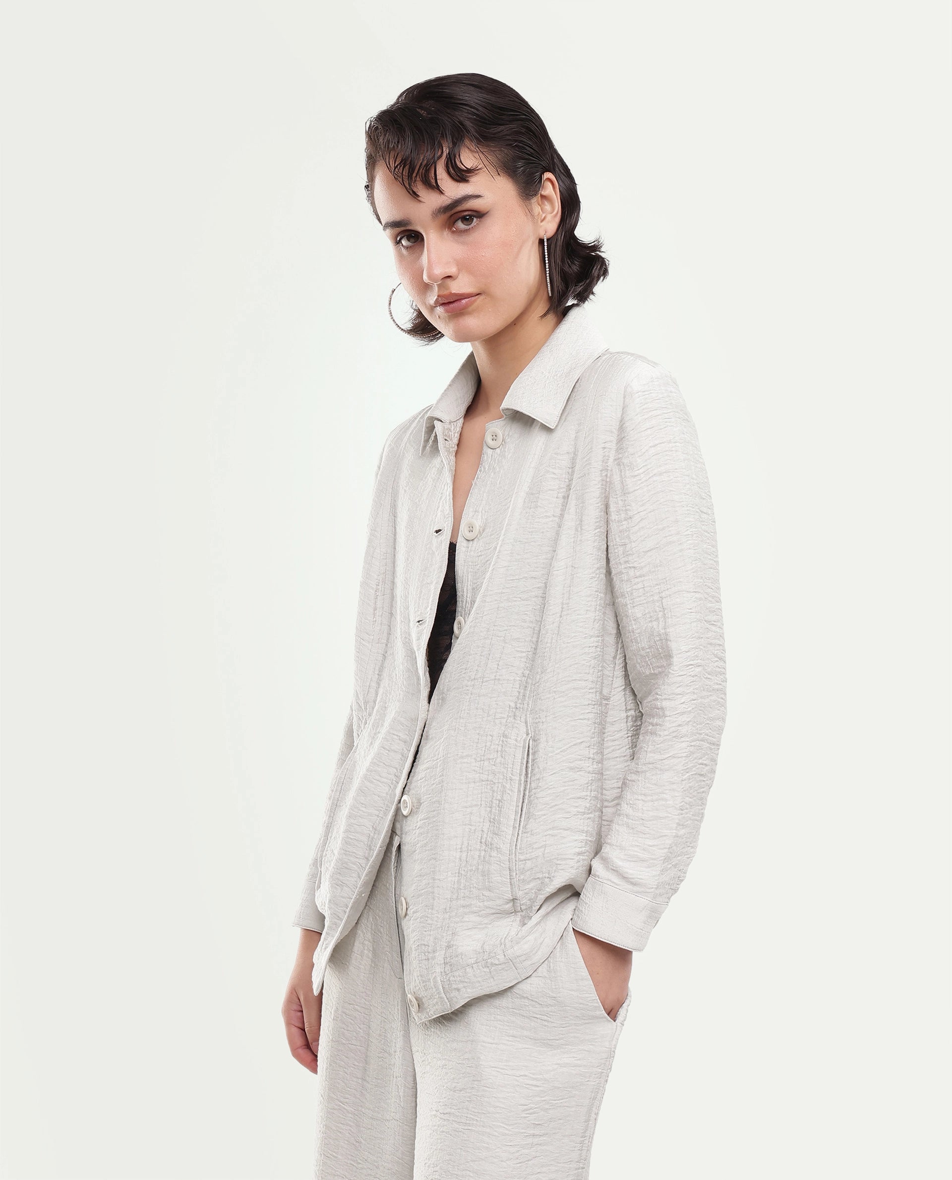Rareism Women's Dion-T Off White Viscose Blend Spread Collar Button Boxy Plain Shacket