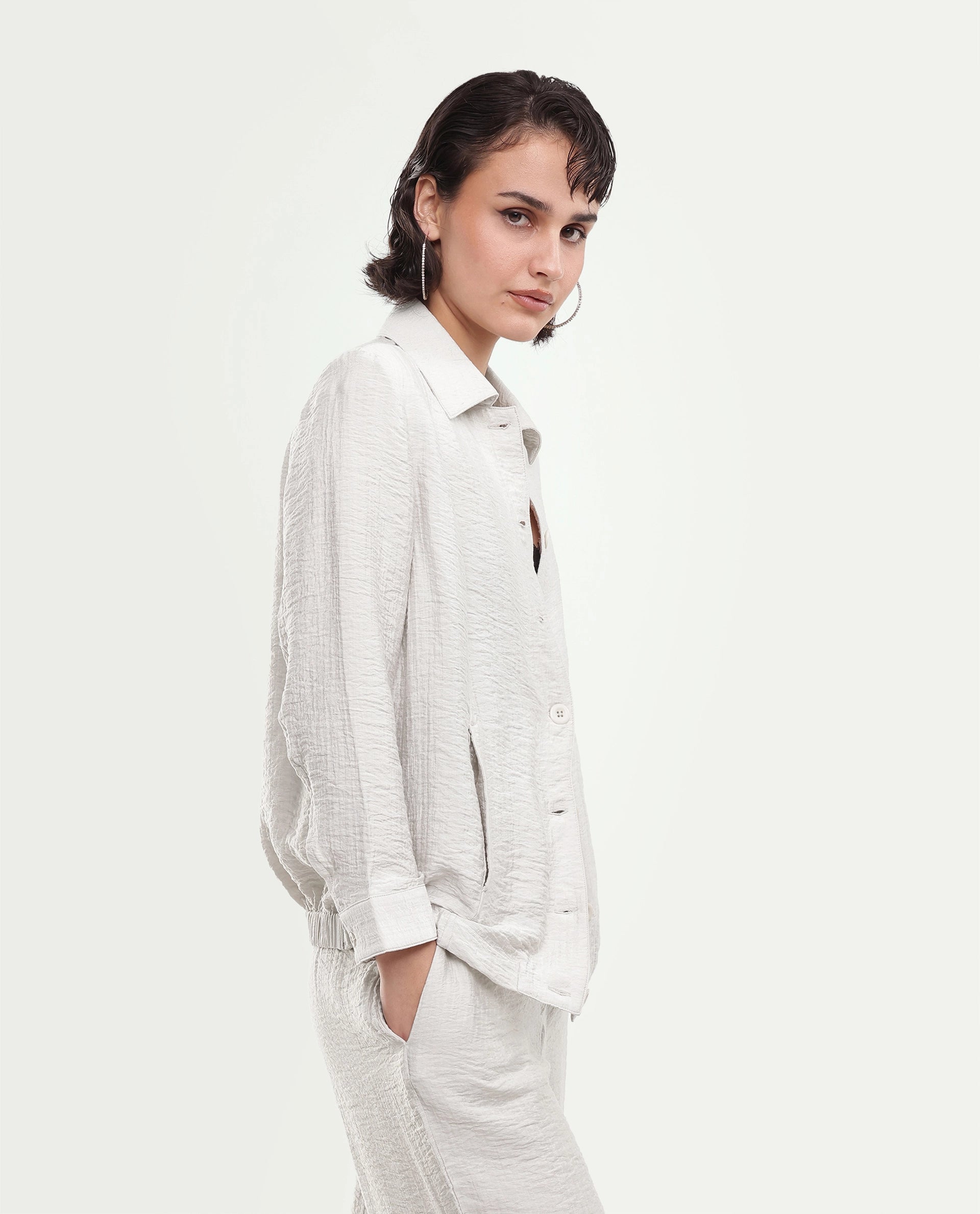 Rareism Women's Dion-T Off White Viscose Blend Spread Collar Button Boxy Plain Shacket